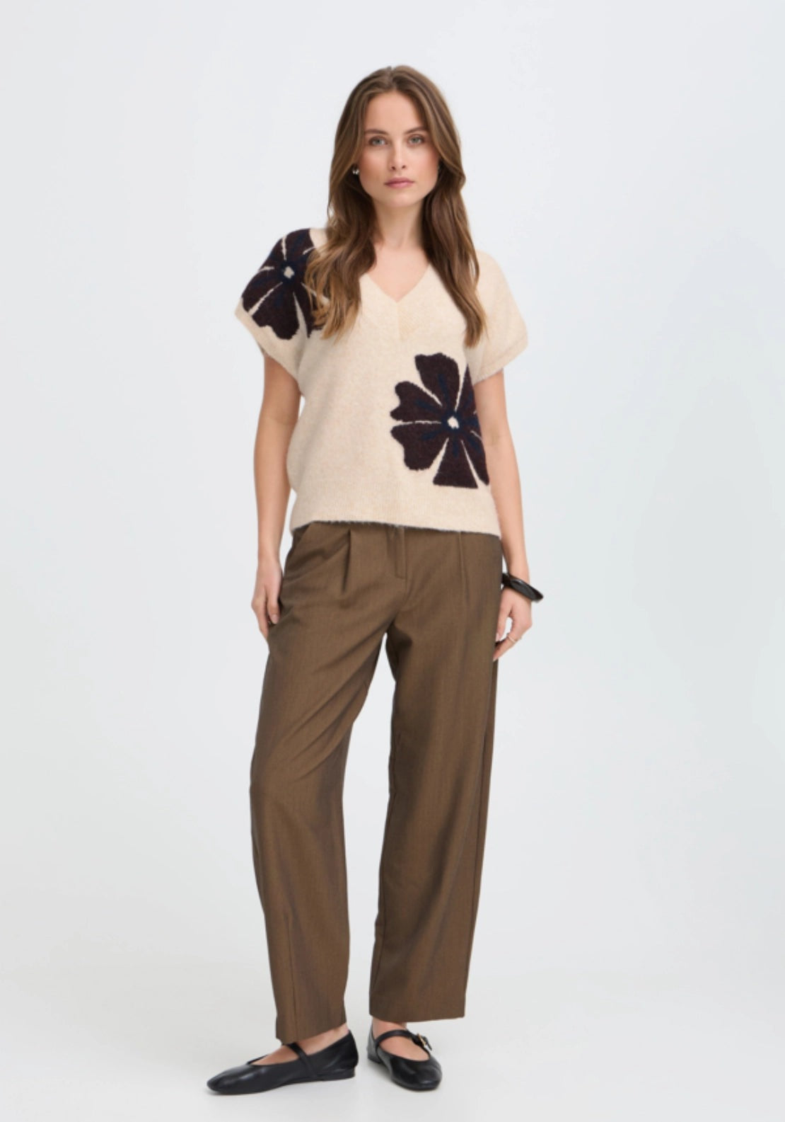 Omea V-Neck Slipover - Fig Mel Flower