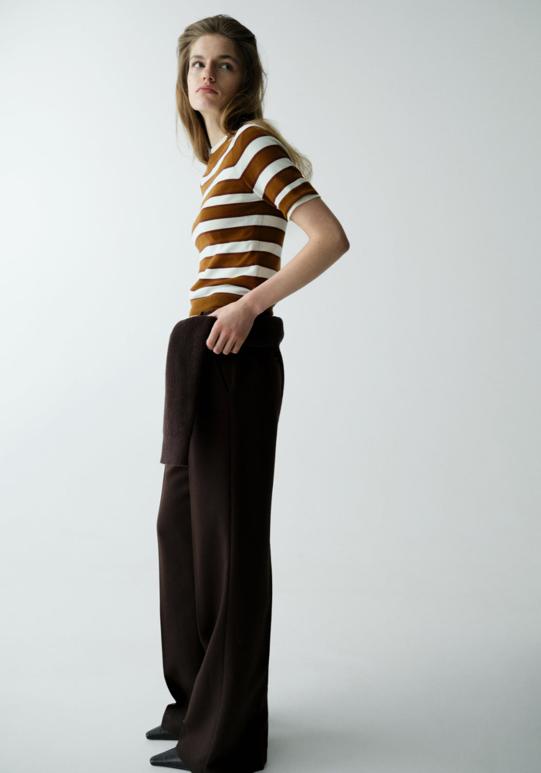 Short Sleeved Knitted Sweater - Brown