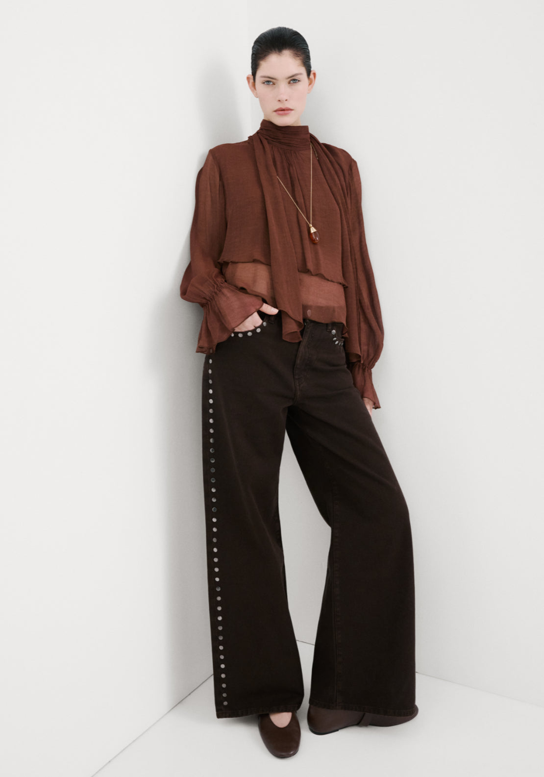 Wide Leg Studded Jeans - Brown