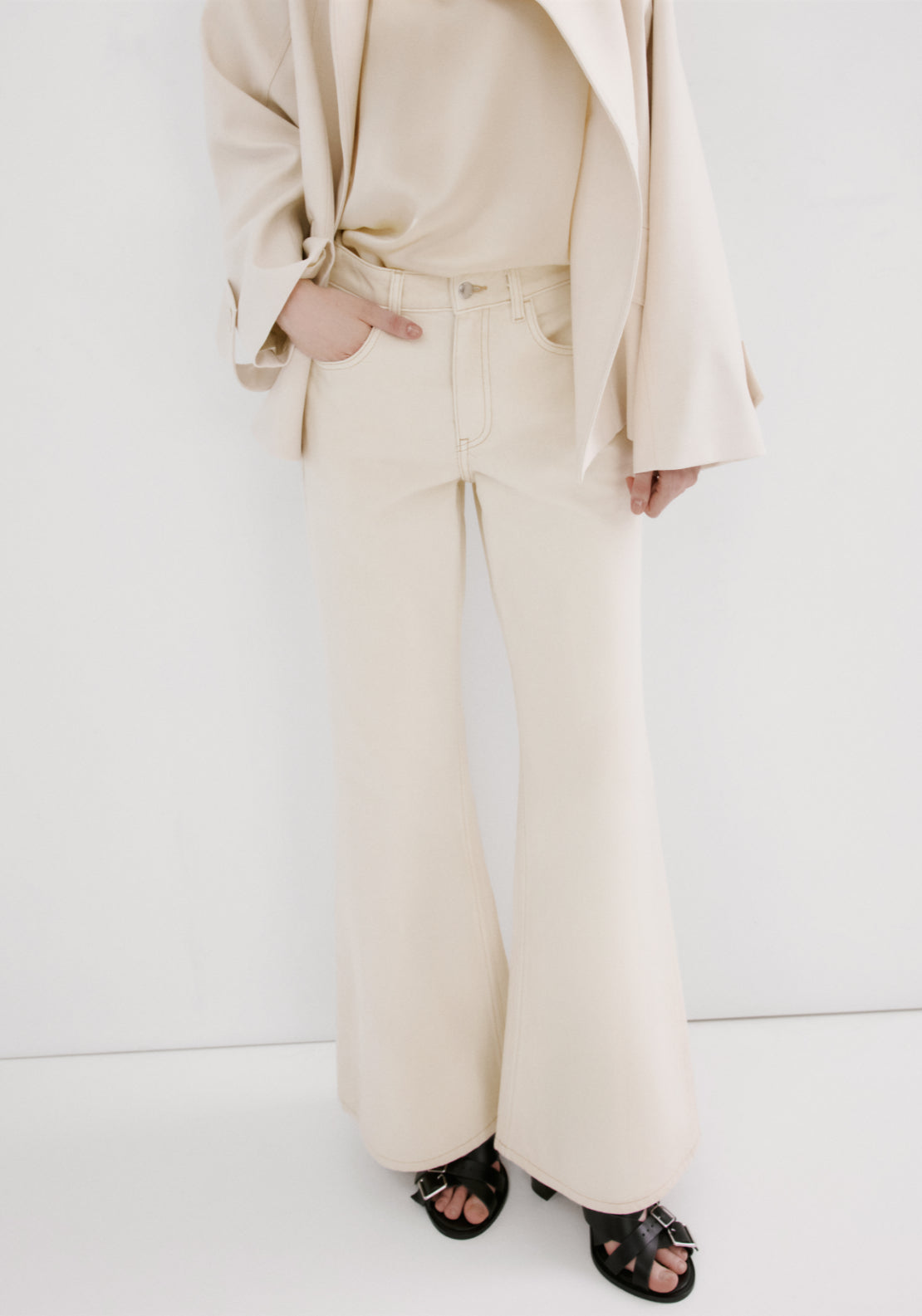 Mid Rise Flared Jeans - Cream