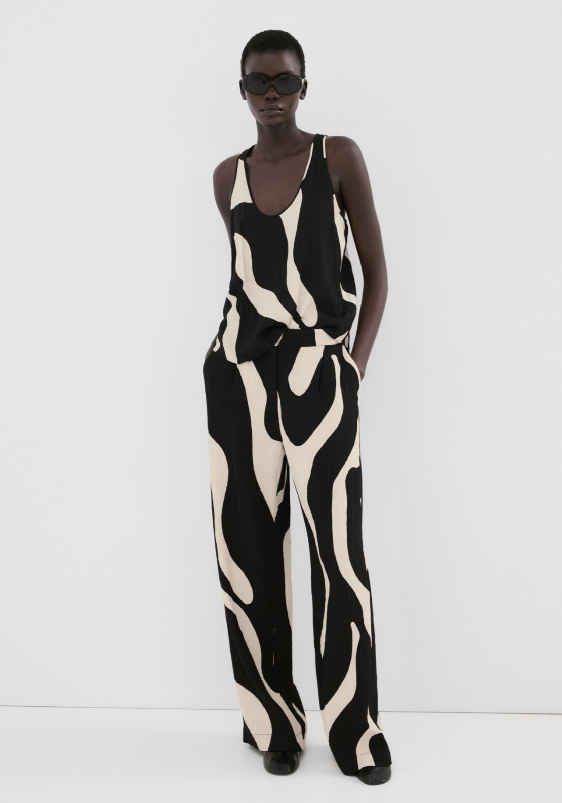 Printed Straight Trousers - Black