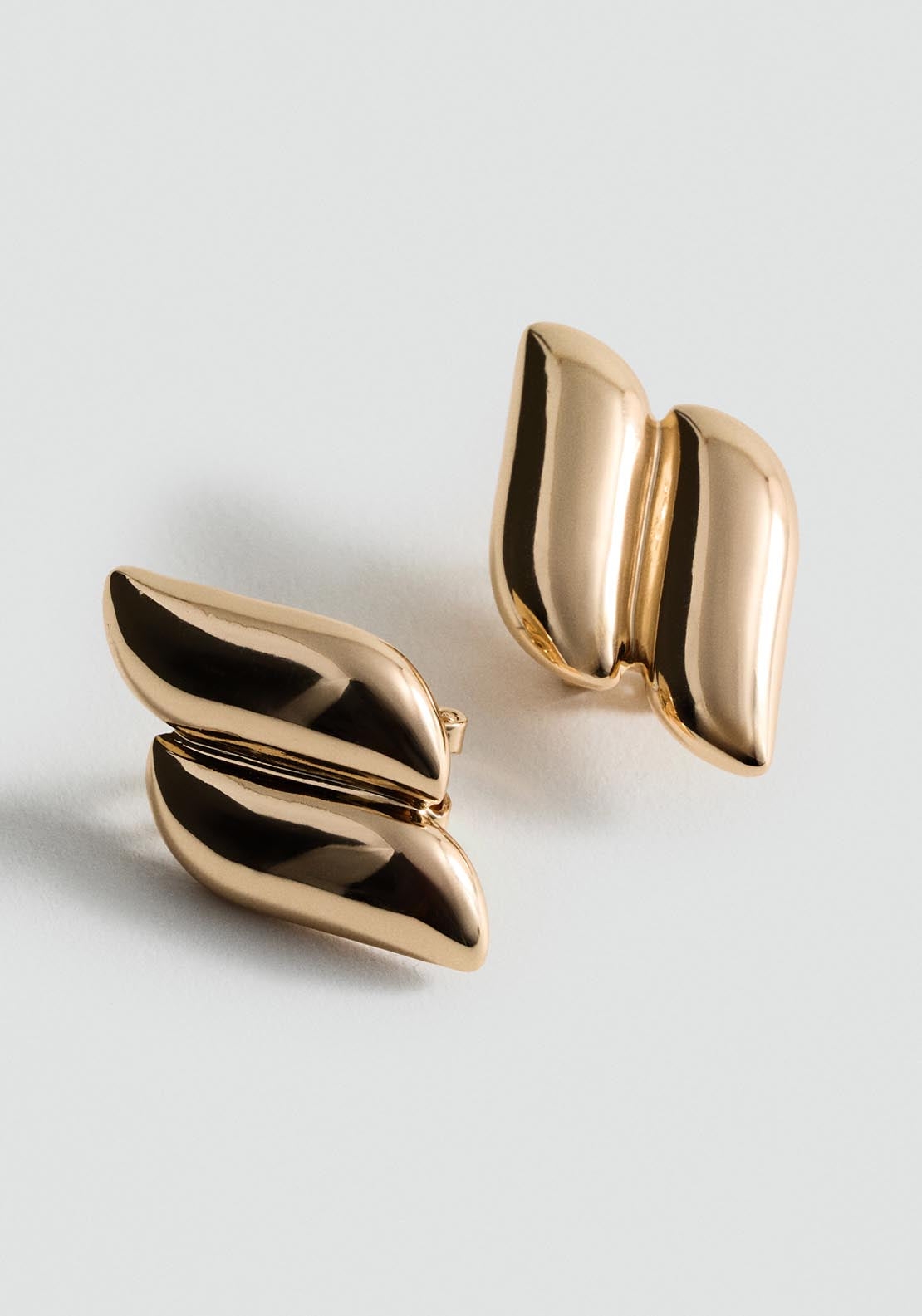 Earrings With Geometric Relief - Gold