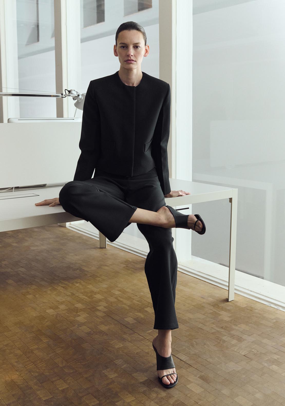 Crop Suit Blazer - Black