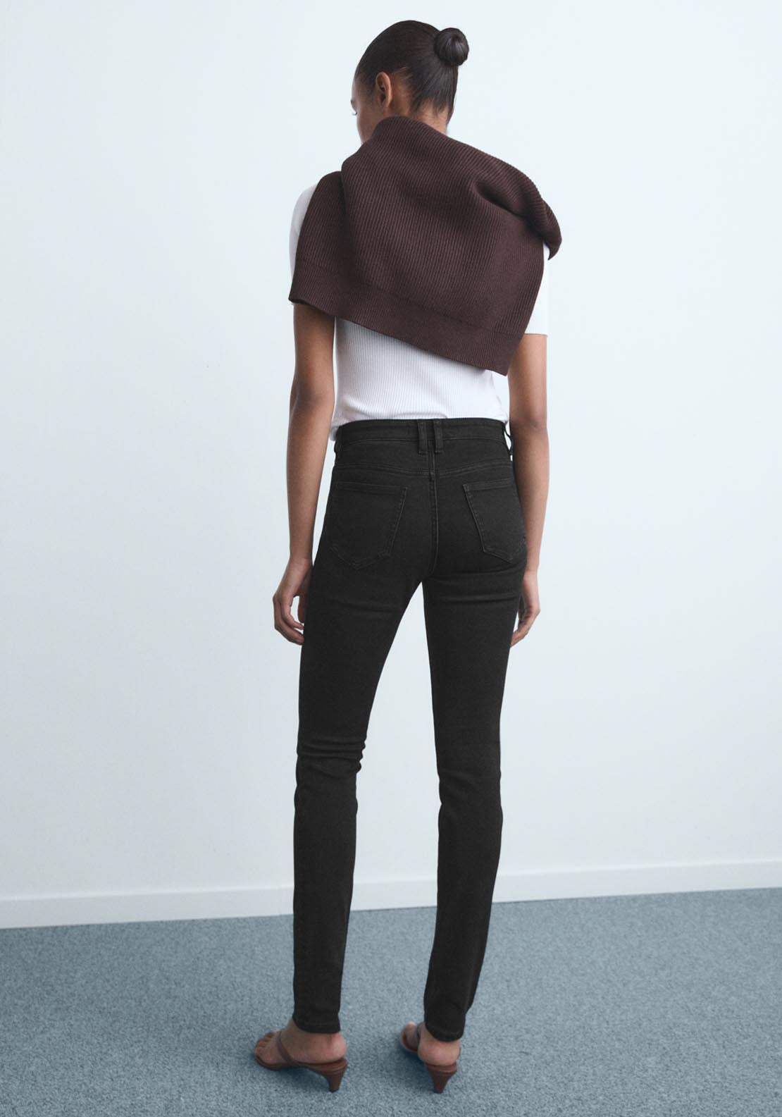 Mid Rise Skinny Jeans - Grey