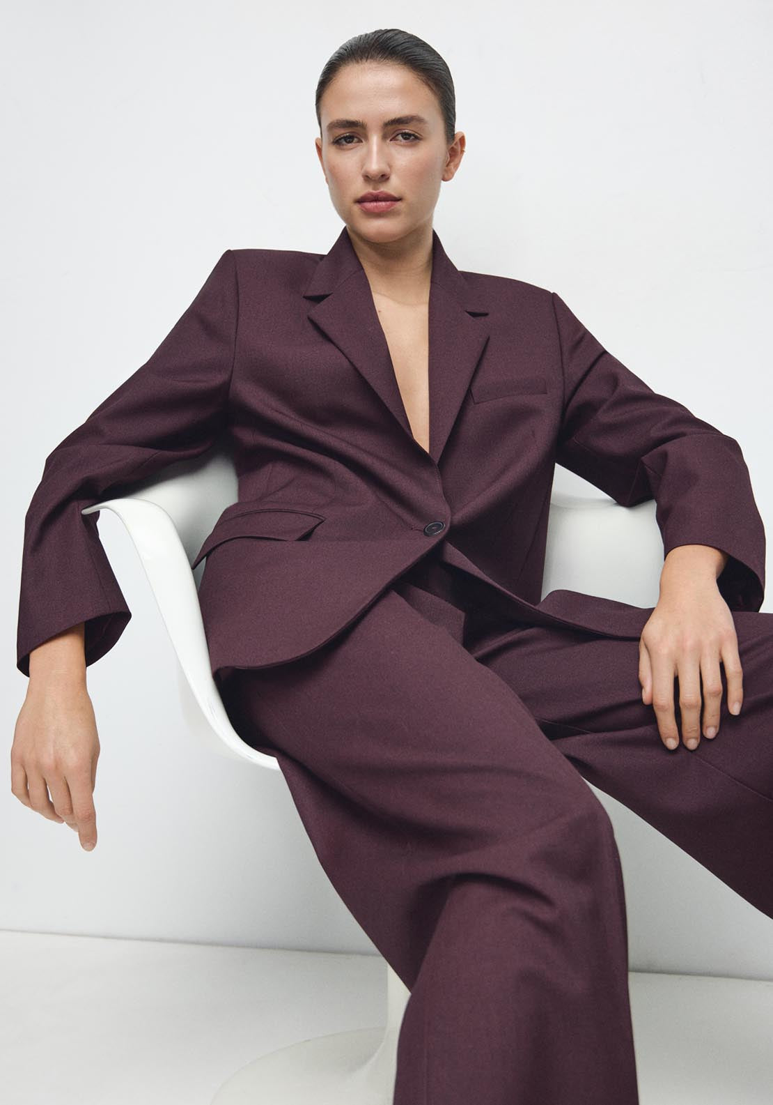 Straight Suit Jacket With Lapel Pockets - Burgundy