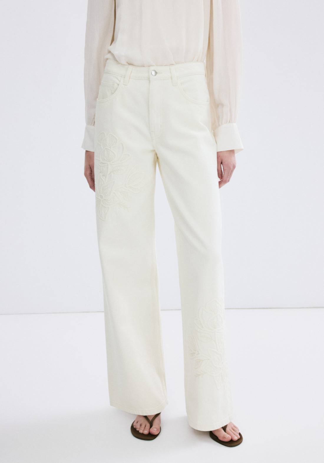 Flower Embroidered Straight Fit Jeans - Cream