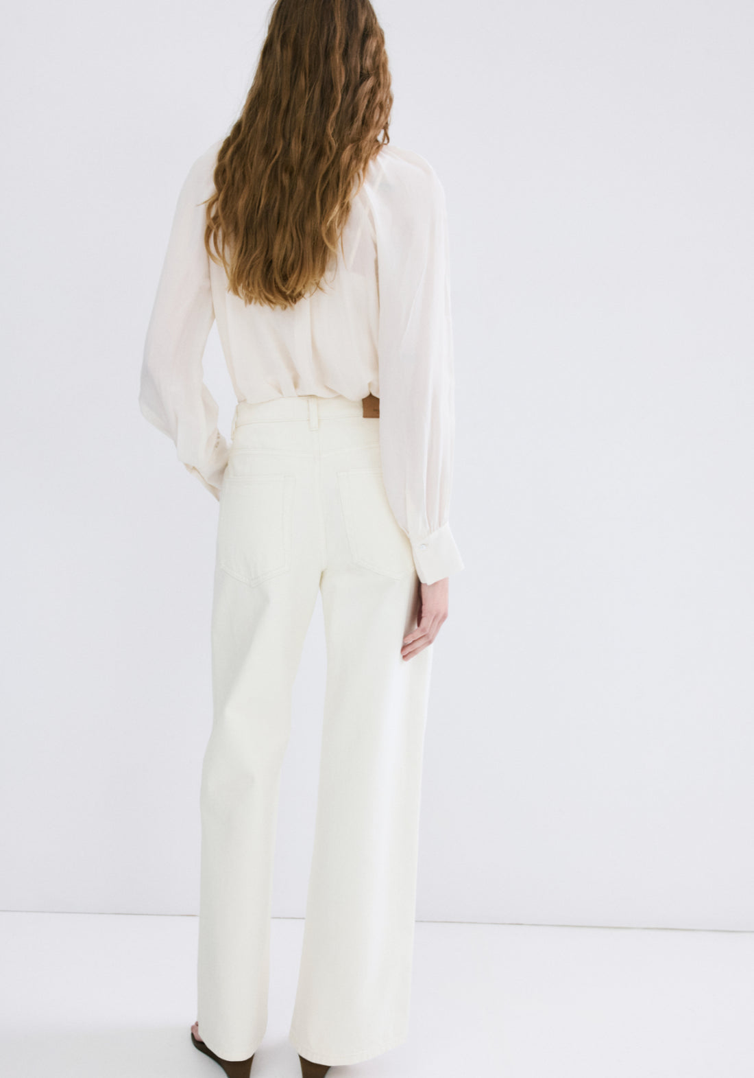 Flower Embroidered Straight Fit Jeans - Cream