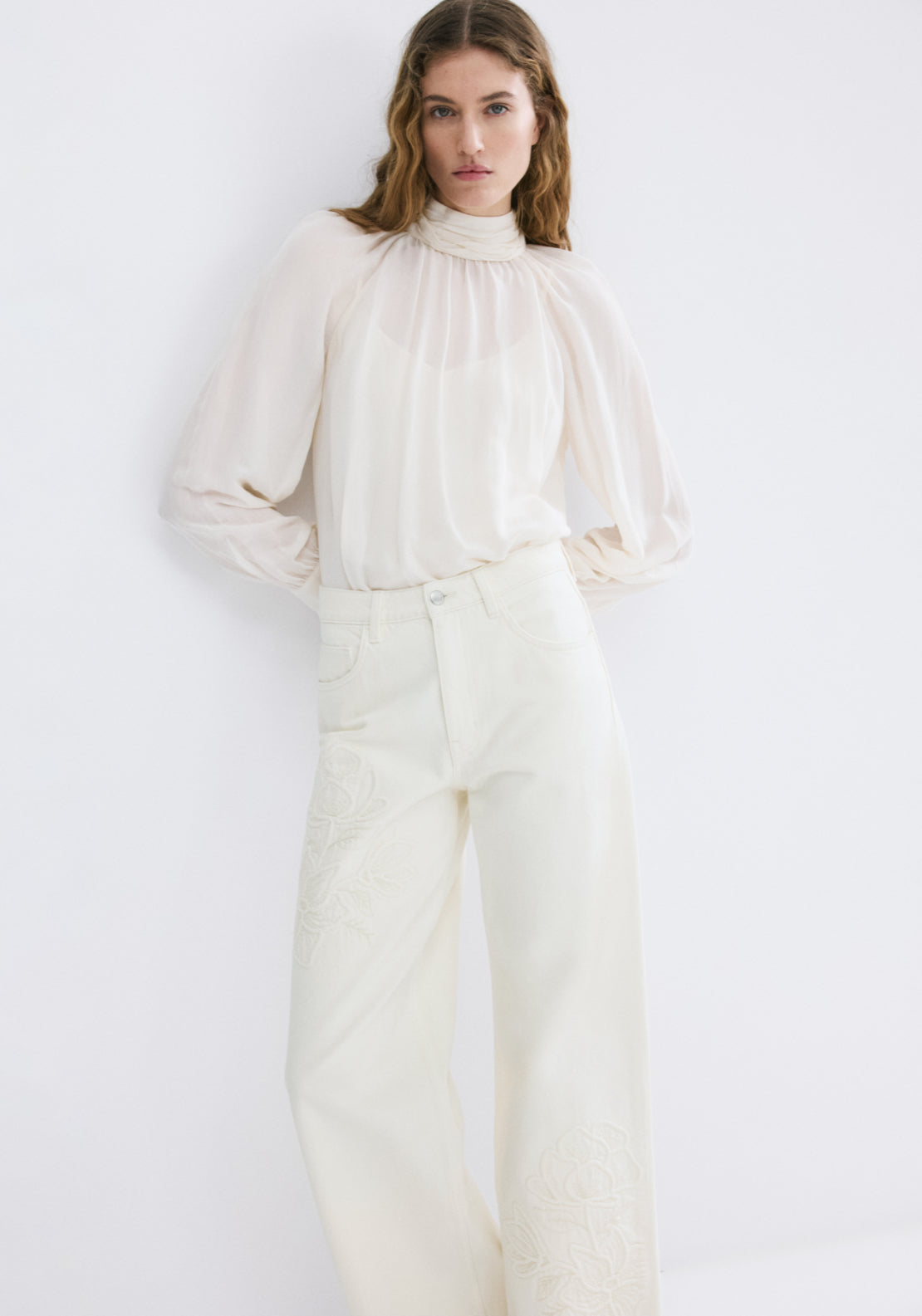 Flower Embroidered Straight Fit Jeans - Cream