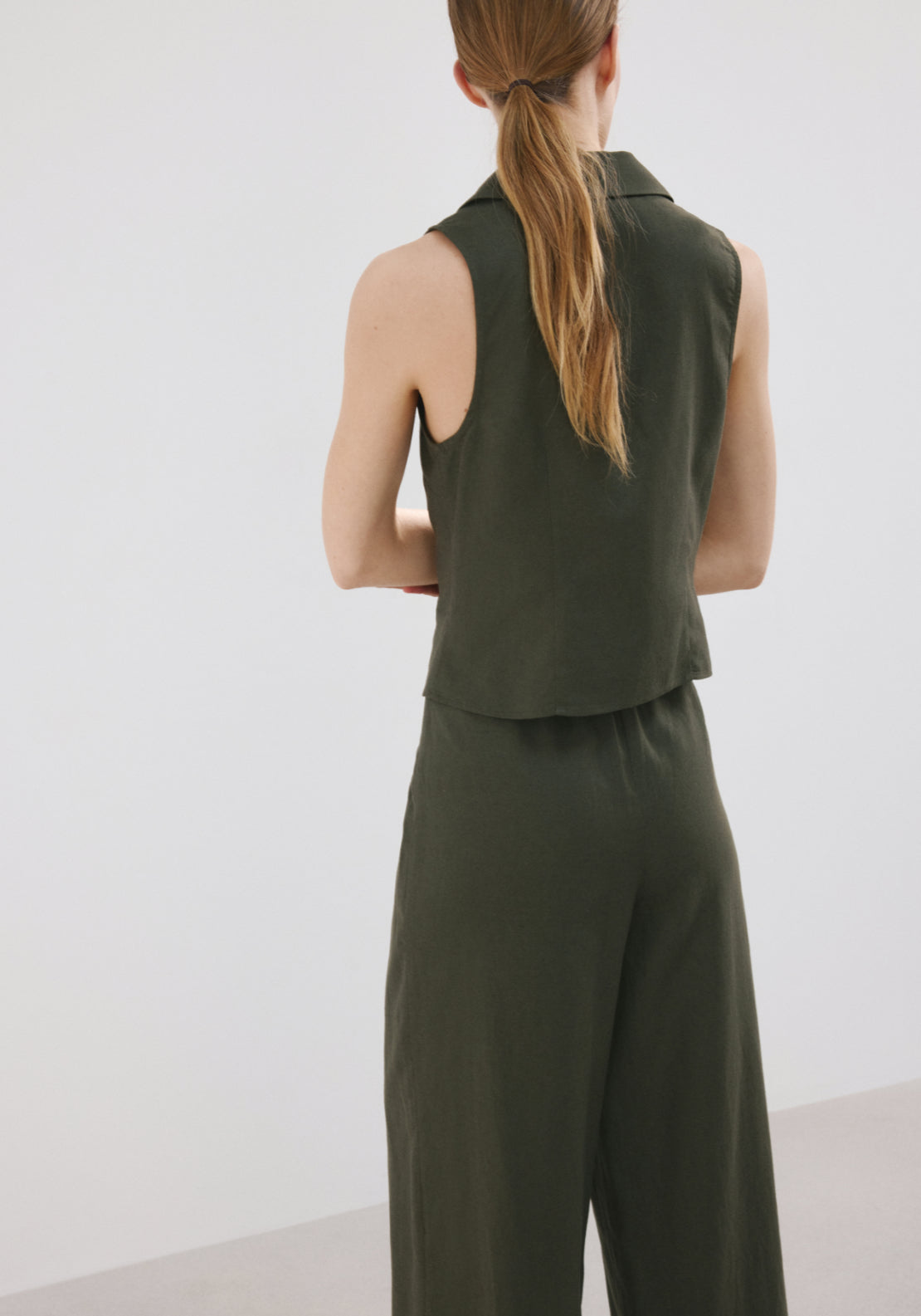 Top With Lapels And Ties - Green