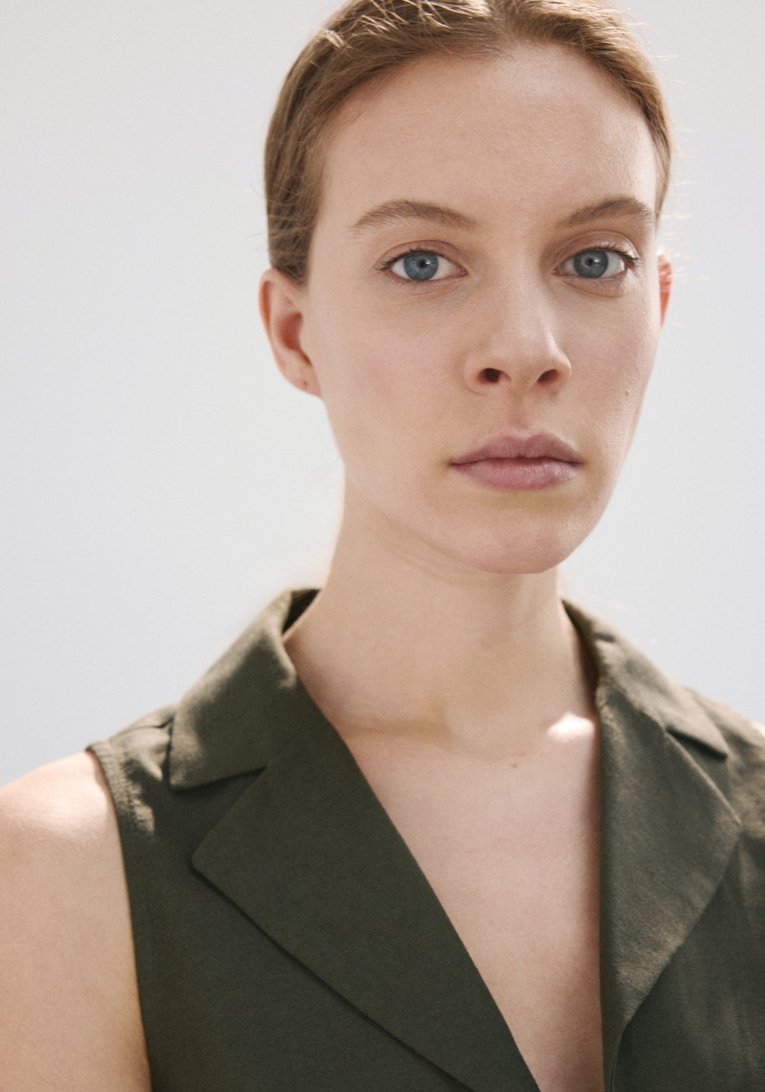 Top With Lapels And Ties - Green