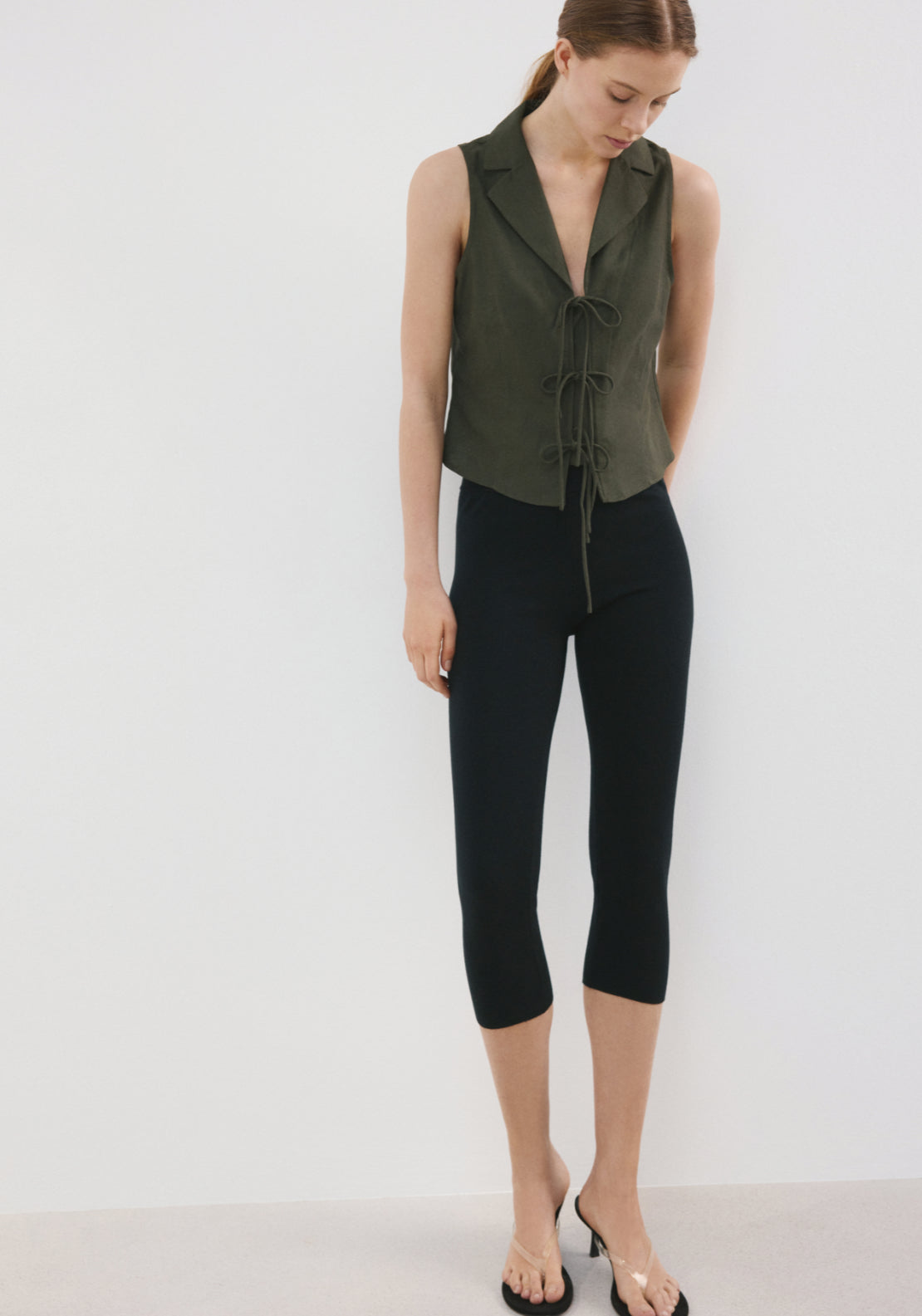 Top With Lapels And Ties - Green