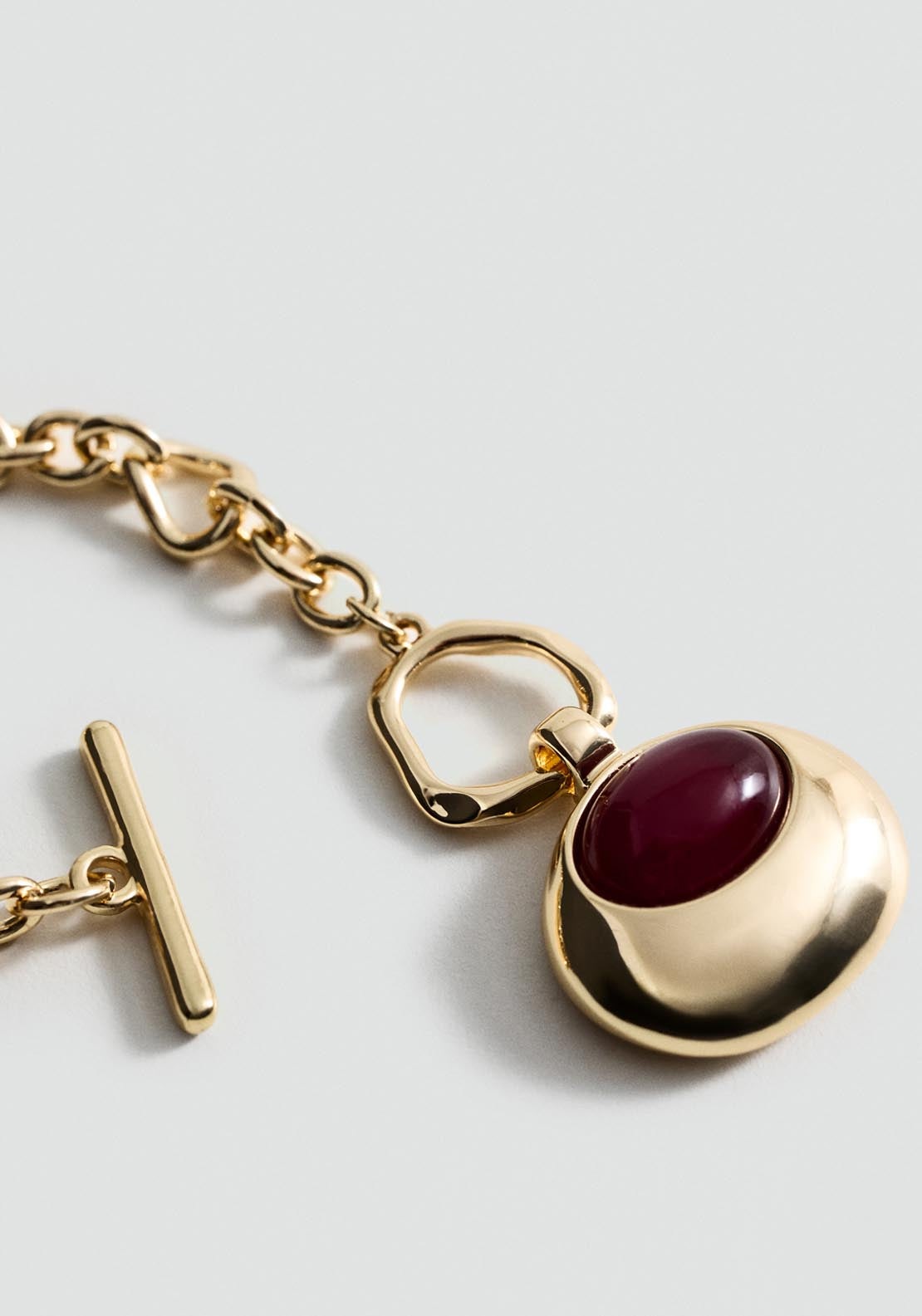 Necklace With Pendant - Gold