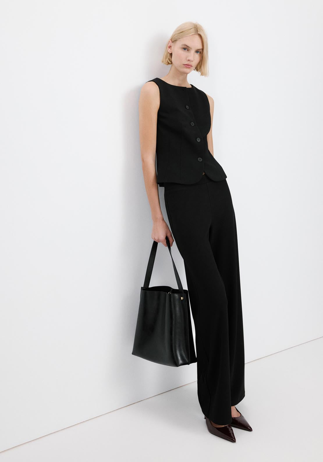 Buttoned Vest - Black