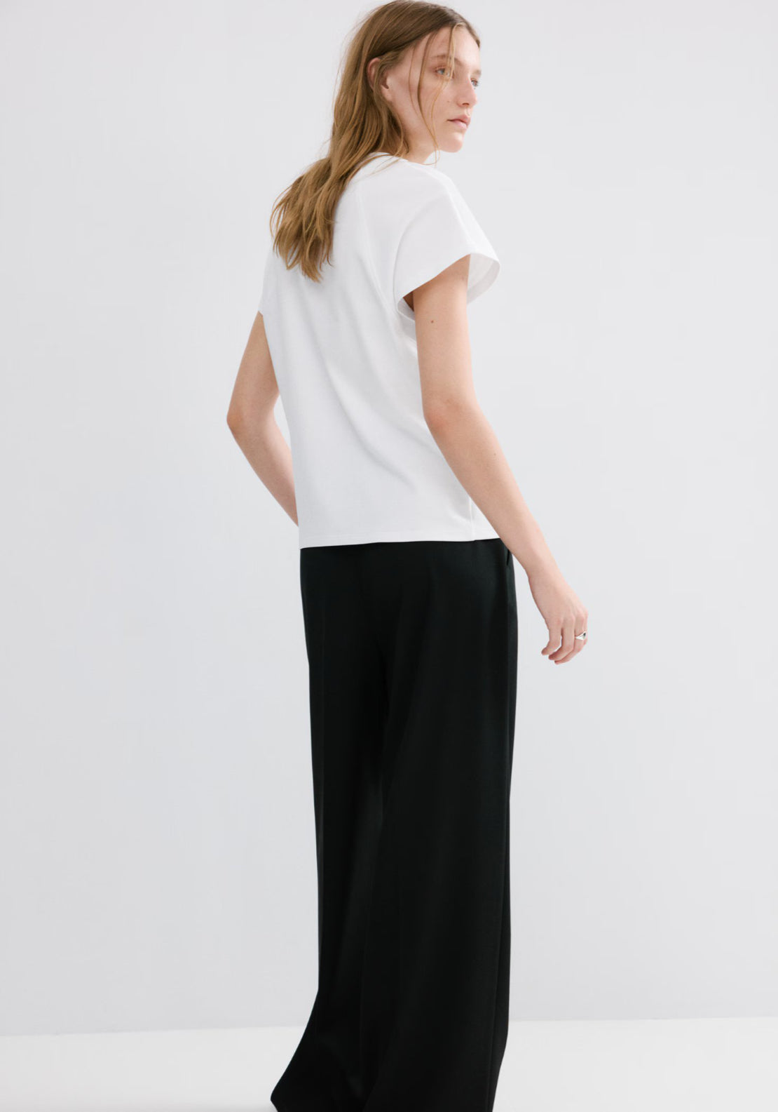 Short Sleeve Round Neck T-Shirt - White