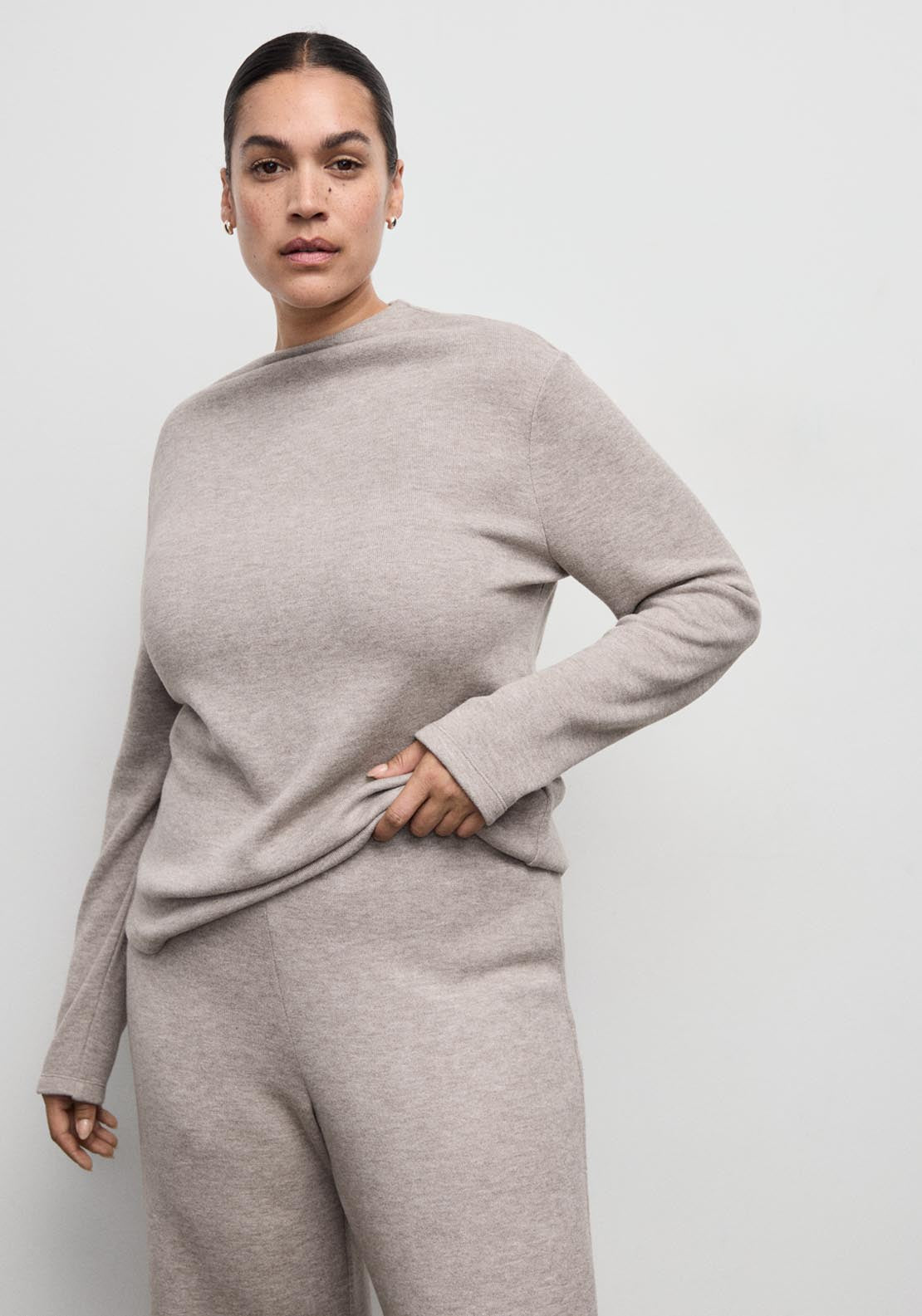 Straight Fit Trousers With Elastic Waist - Brown