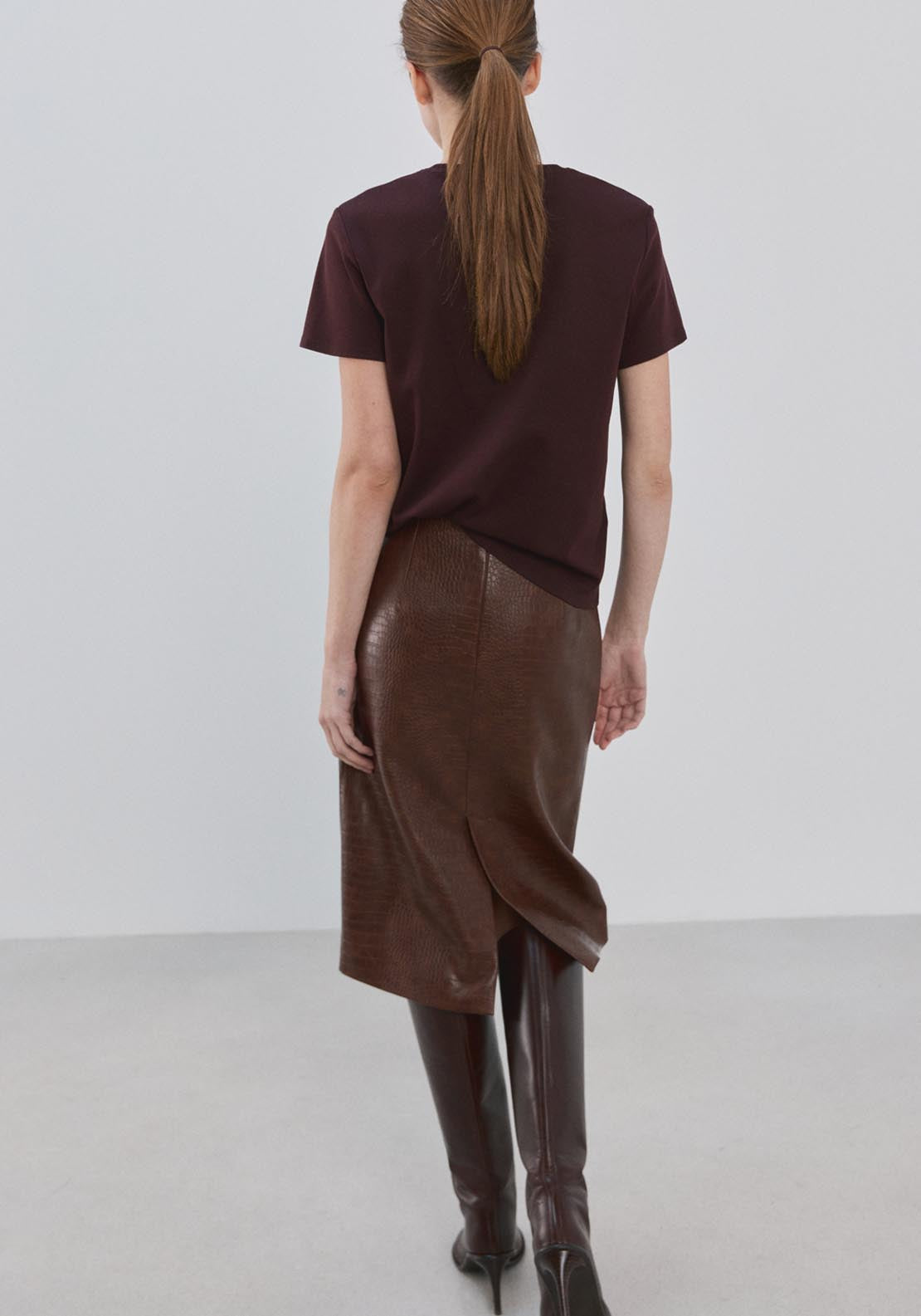 Short Sleeved Cotton T Shirt - Burgundy