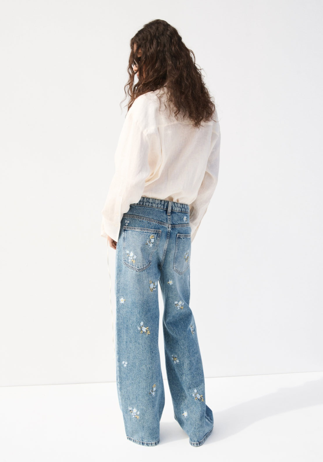 Flower Embroidered Straight-Fit Jeans - Denim Blue