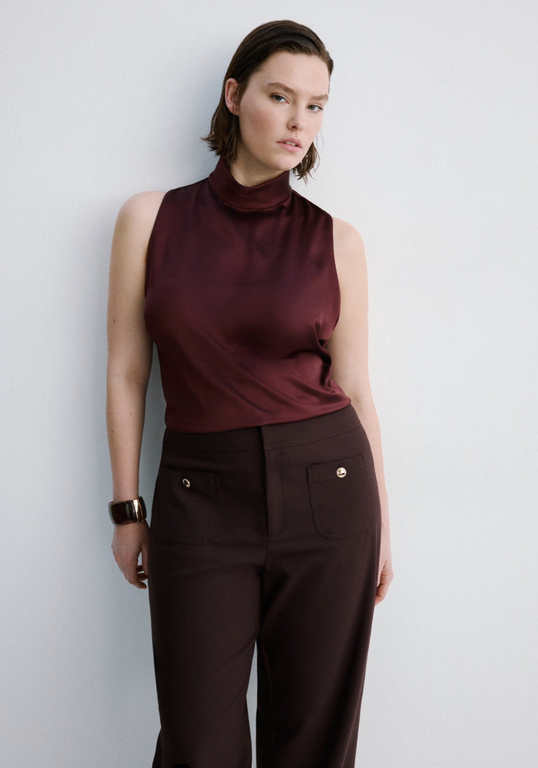 Straight Trousers With Jewel Buttons - Burgundy