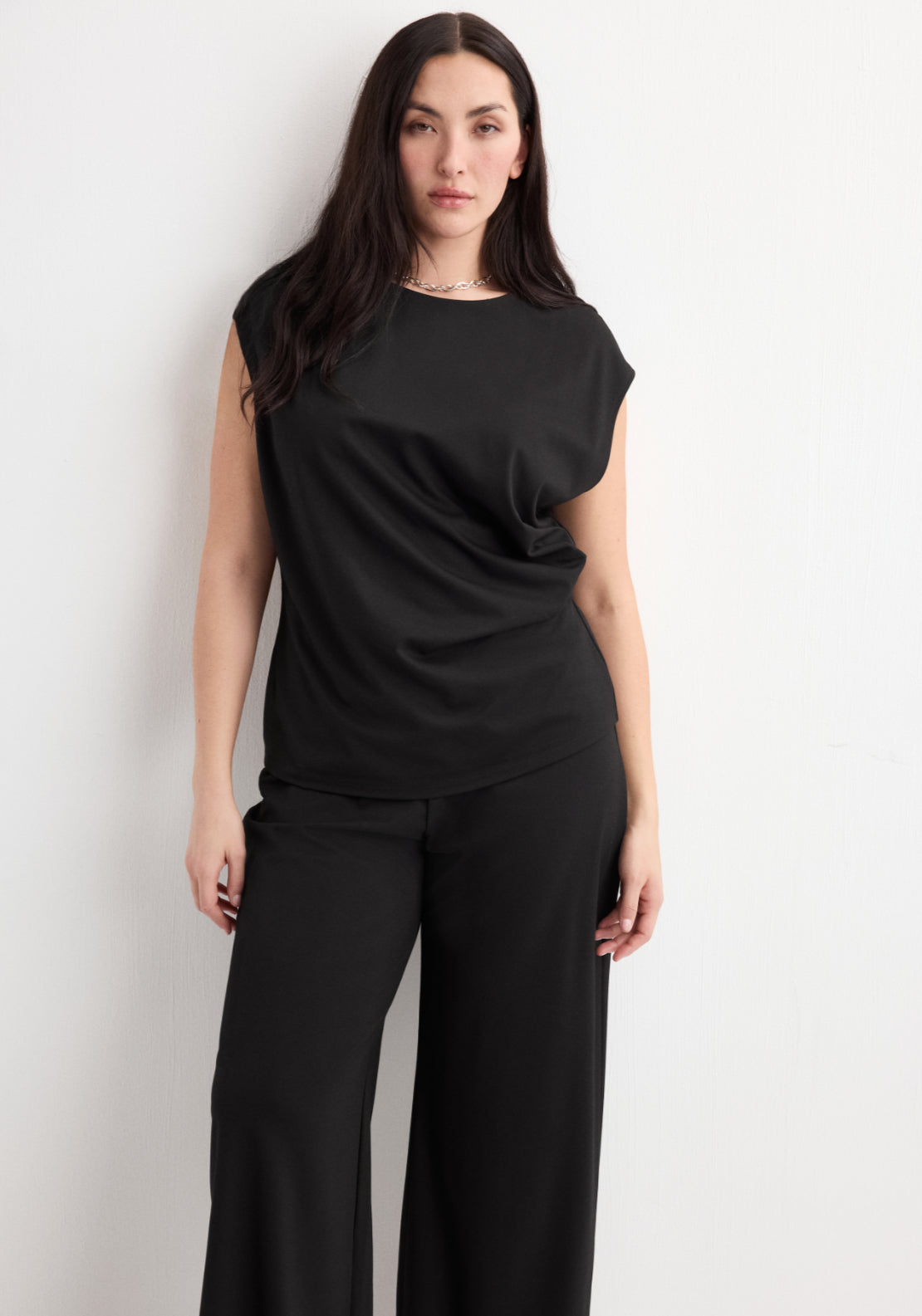 Straight Fit Trousers With Elastic Waist - Black
