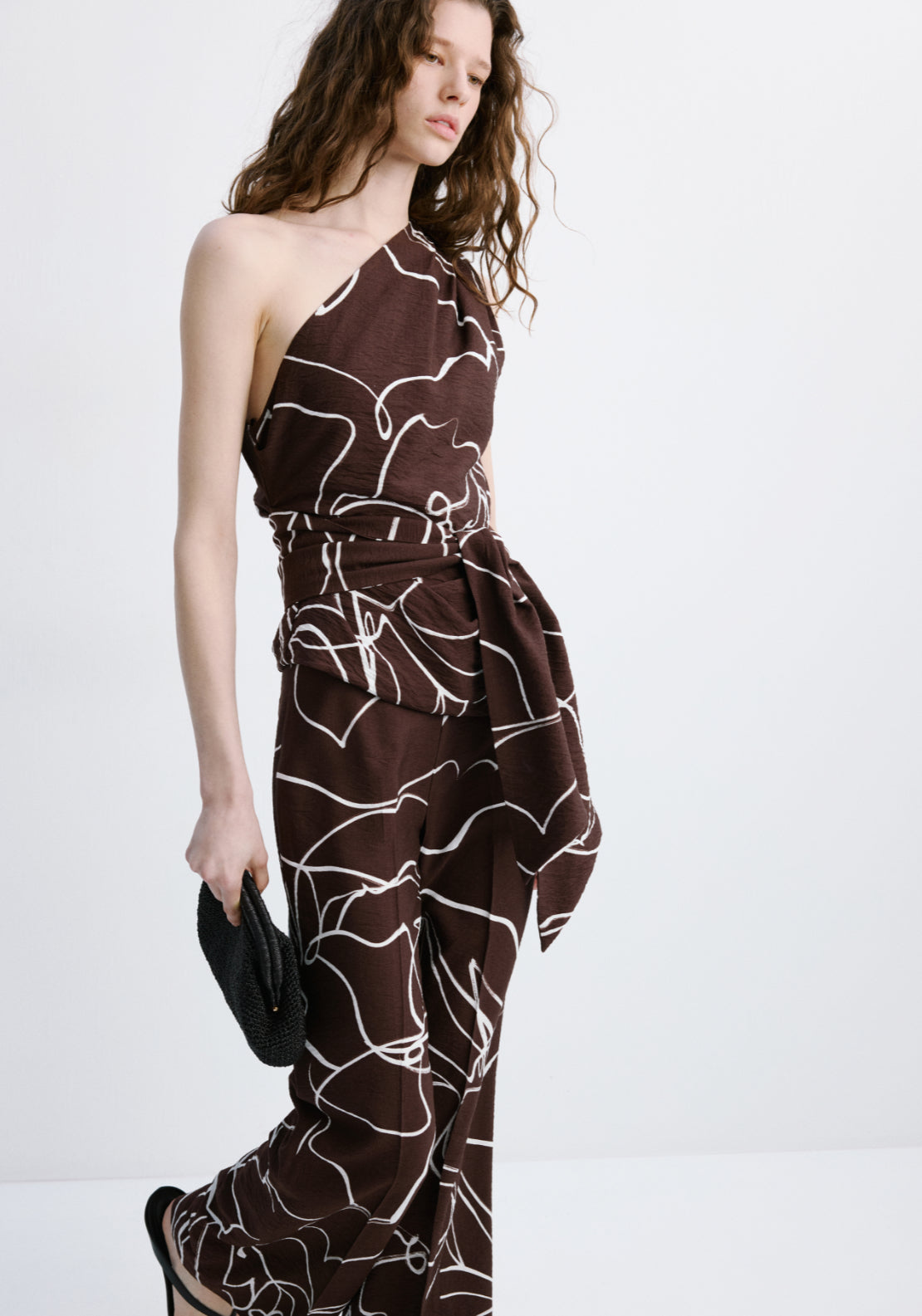 Asymmetric printed top - Brown