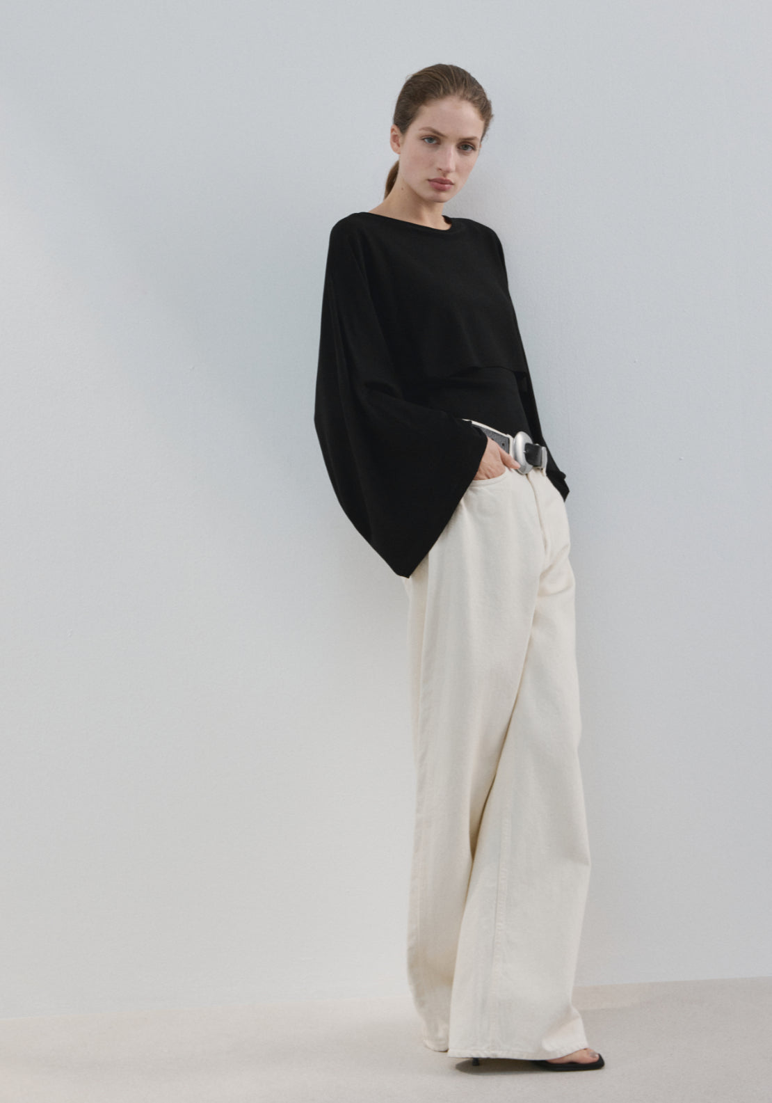 Round Neck Knitted Cape - Black