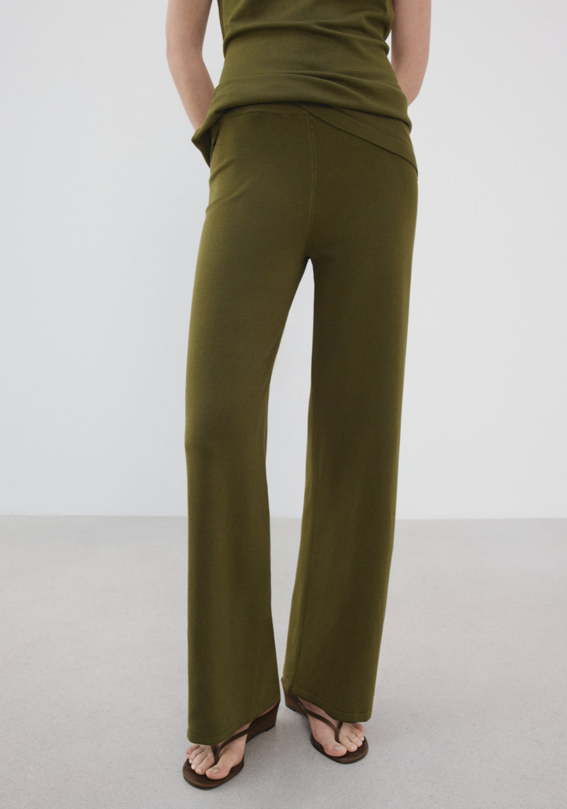 Fine Knit Straight Fit Trousers - Green