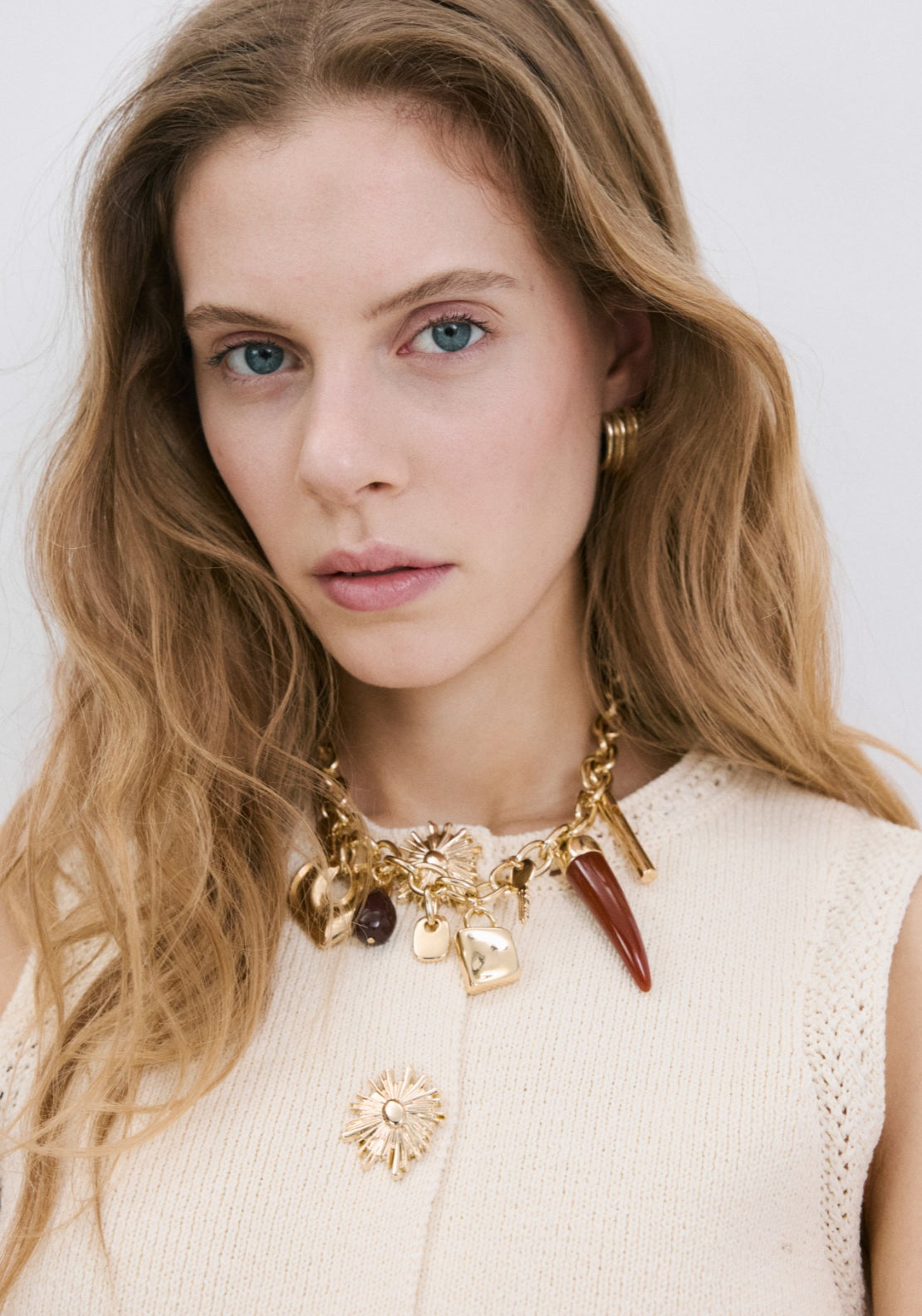 Knitted Waistcoat With Contrast Piping - Cream