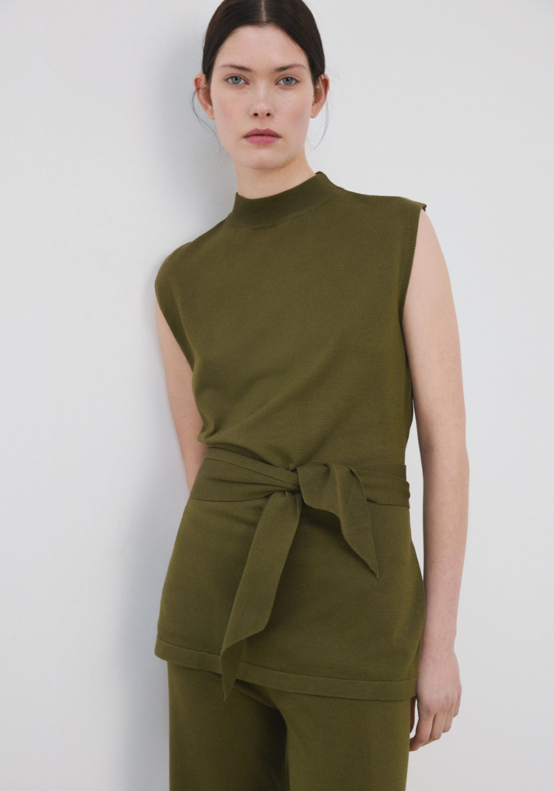 Knitted Belt Vest - Green
