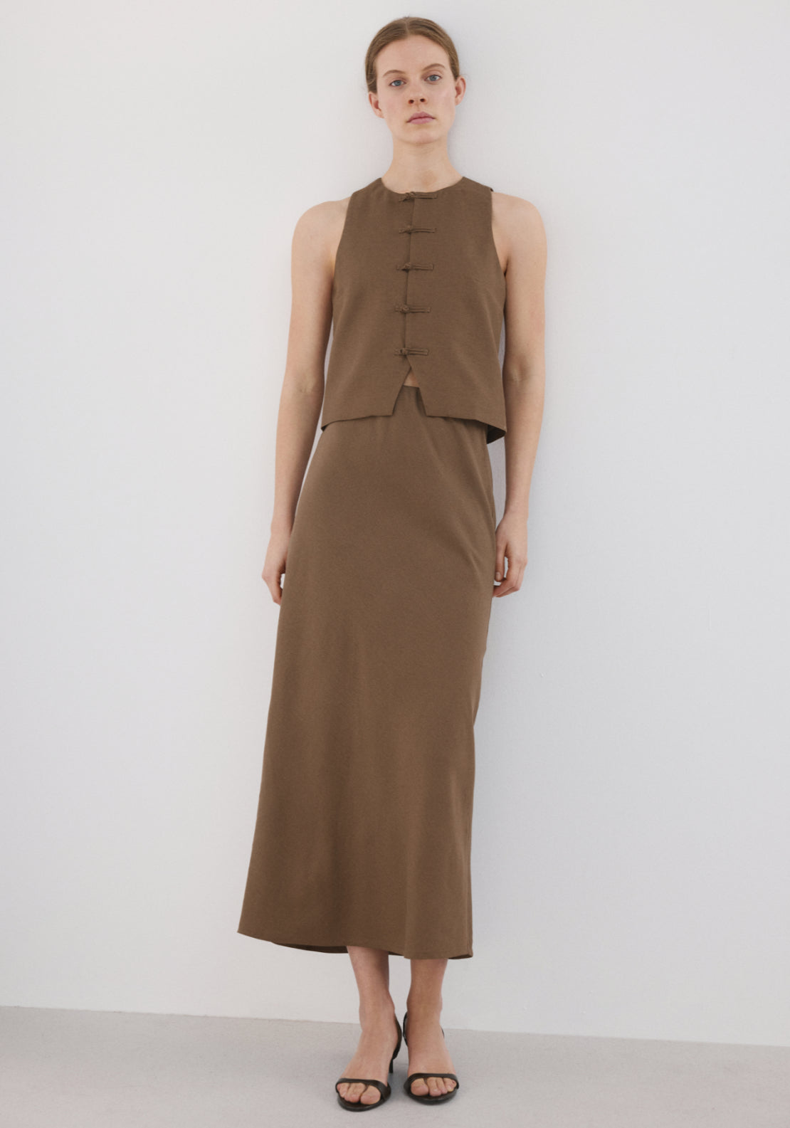 Linen Toggle Waistcoat - Brown
