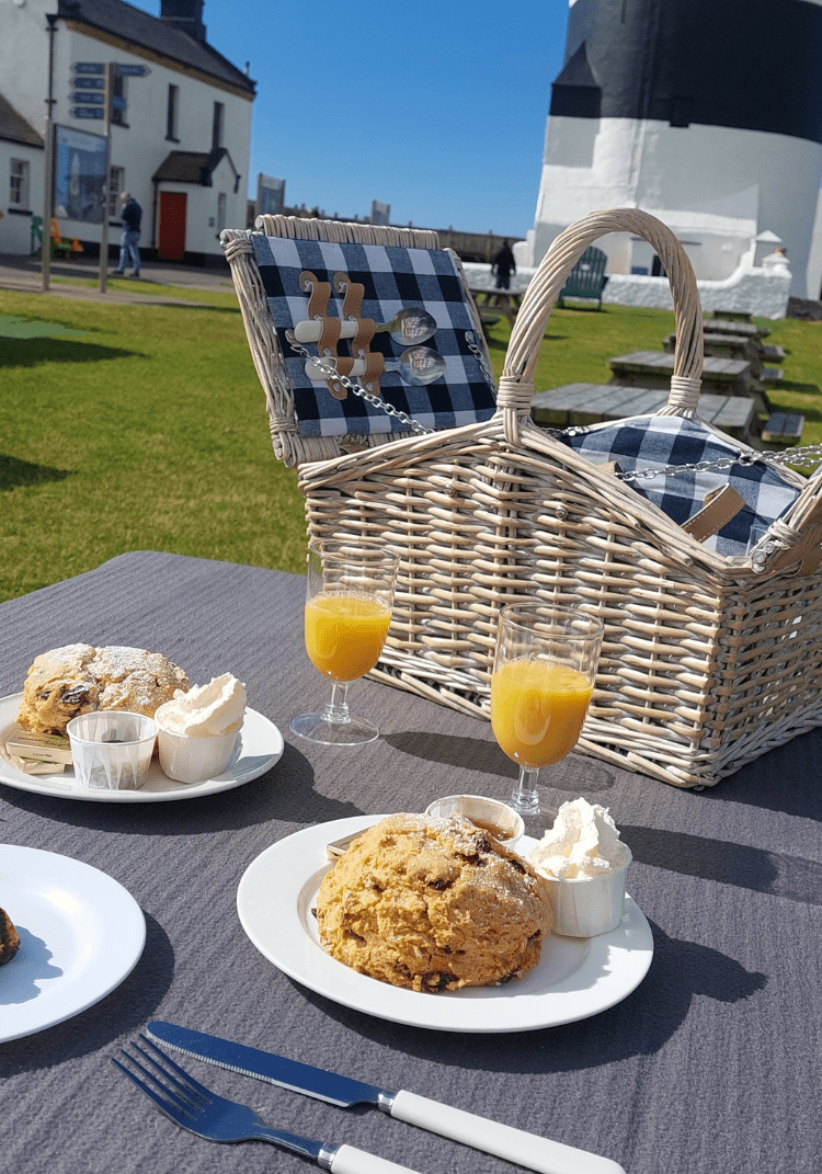 The Grange Collection Willow Picnic Basket for 4 3 Shaws Department Stores