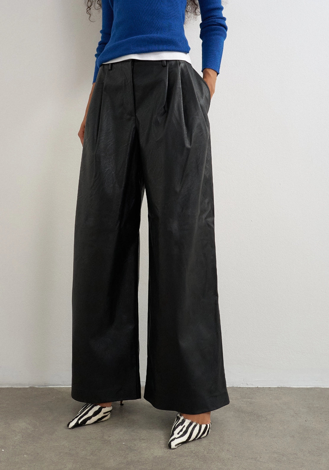 Tesa Coated Pleated Trousers - Black
