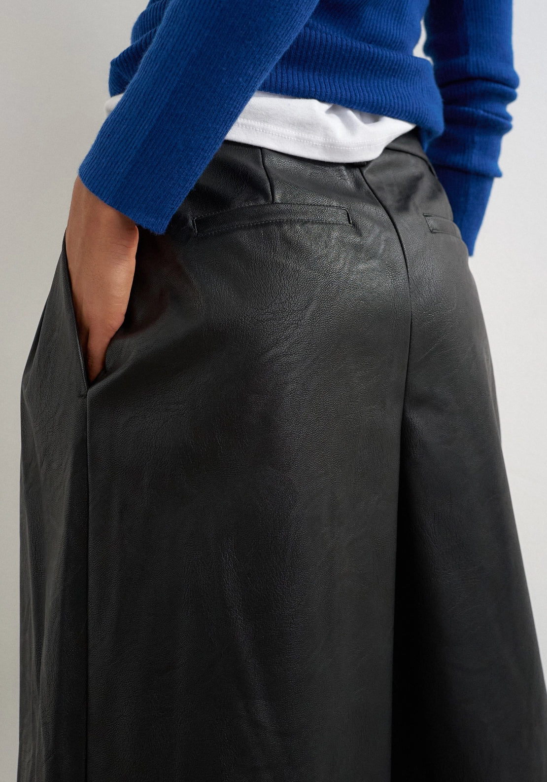 Tesa Coated Pleated Trousers - Black