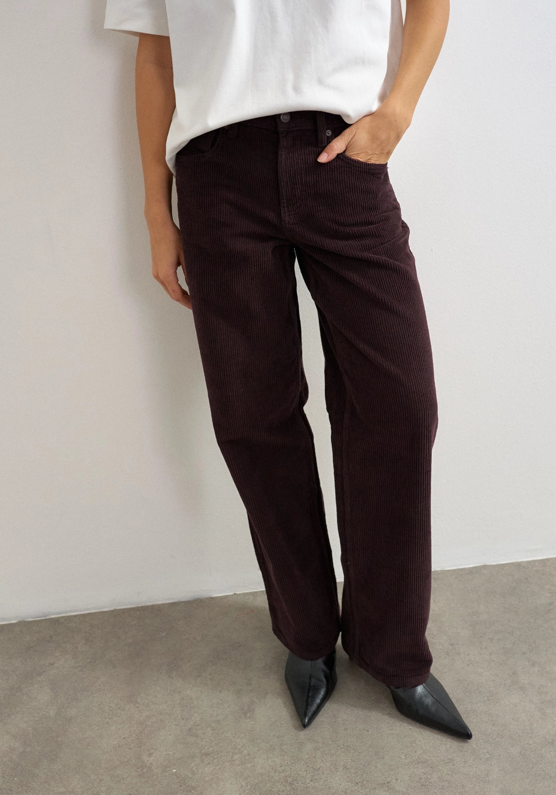 Cinch Low Rise Relaxed Jeans - Chocolate Brown