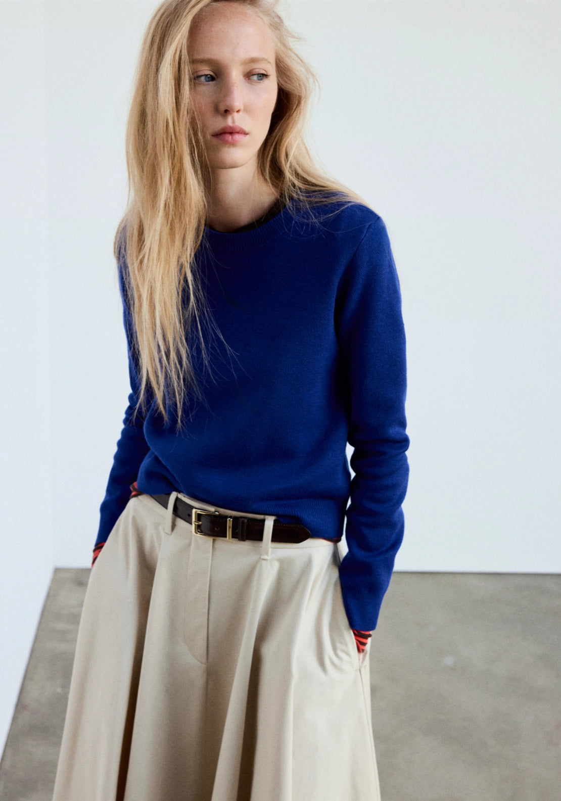 Fine Knit Crew Neck Sweater - Blue