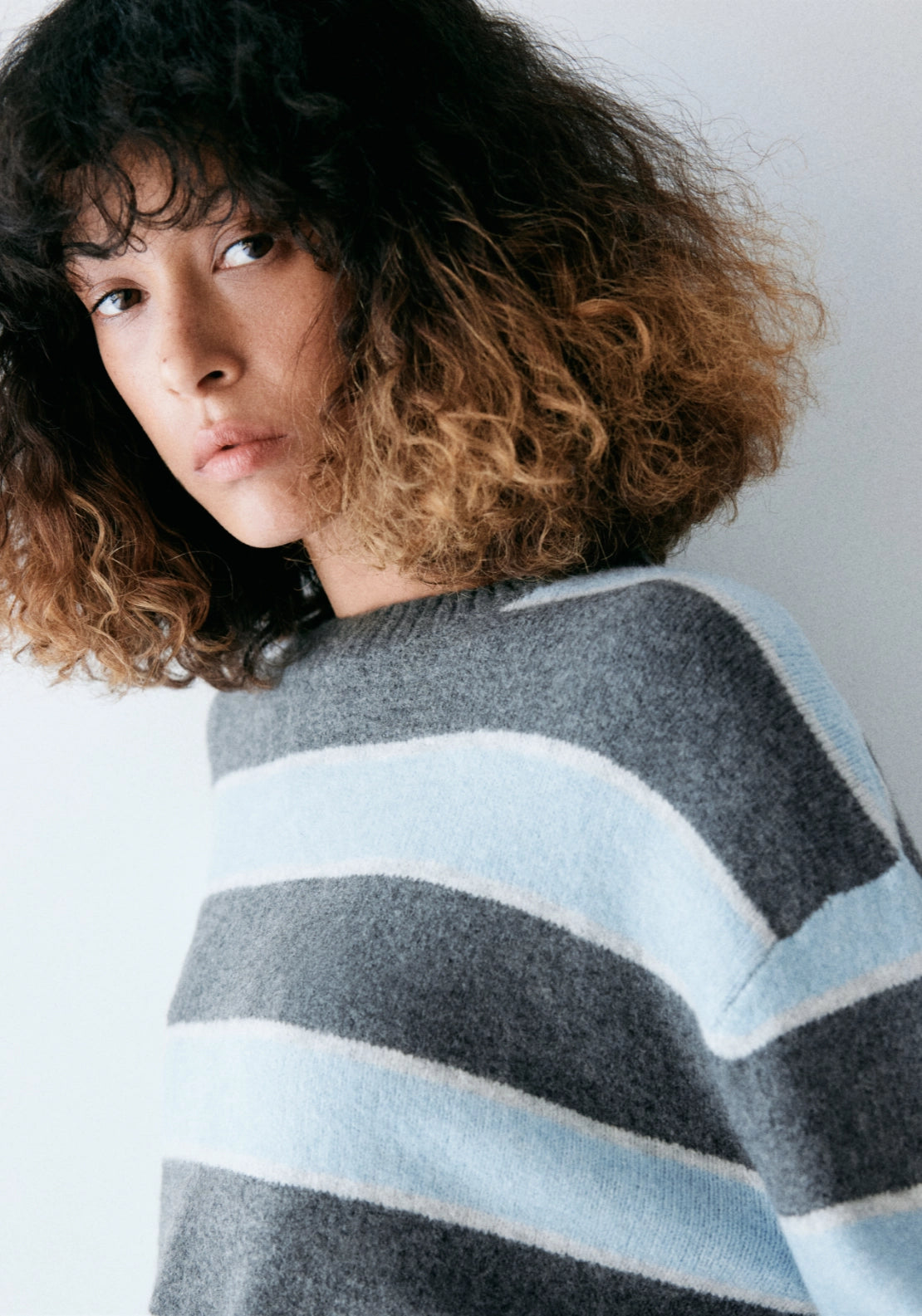 Striped Crew Neck Sweater - Blue/grey