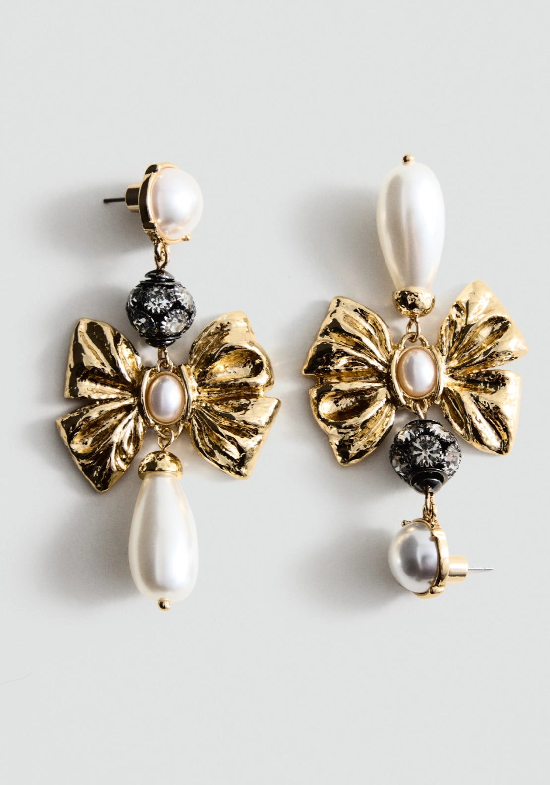 Earrings With Bow Pendants - Gold