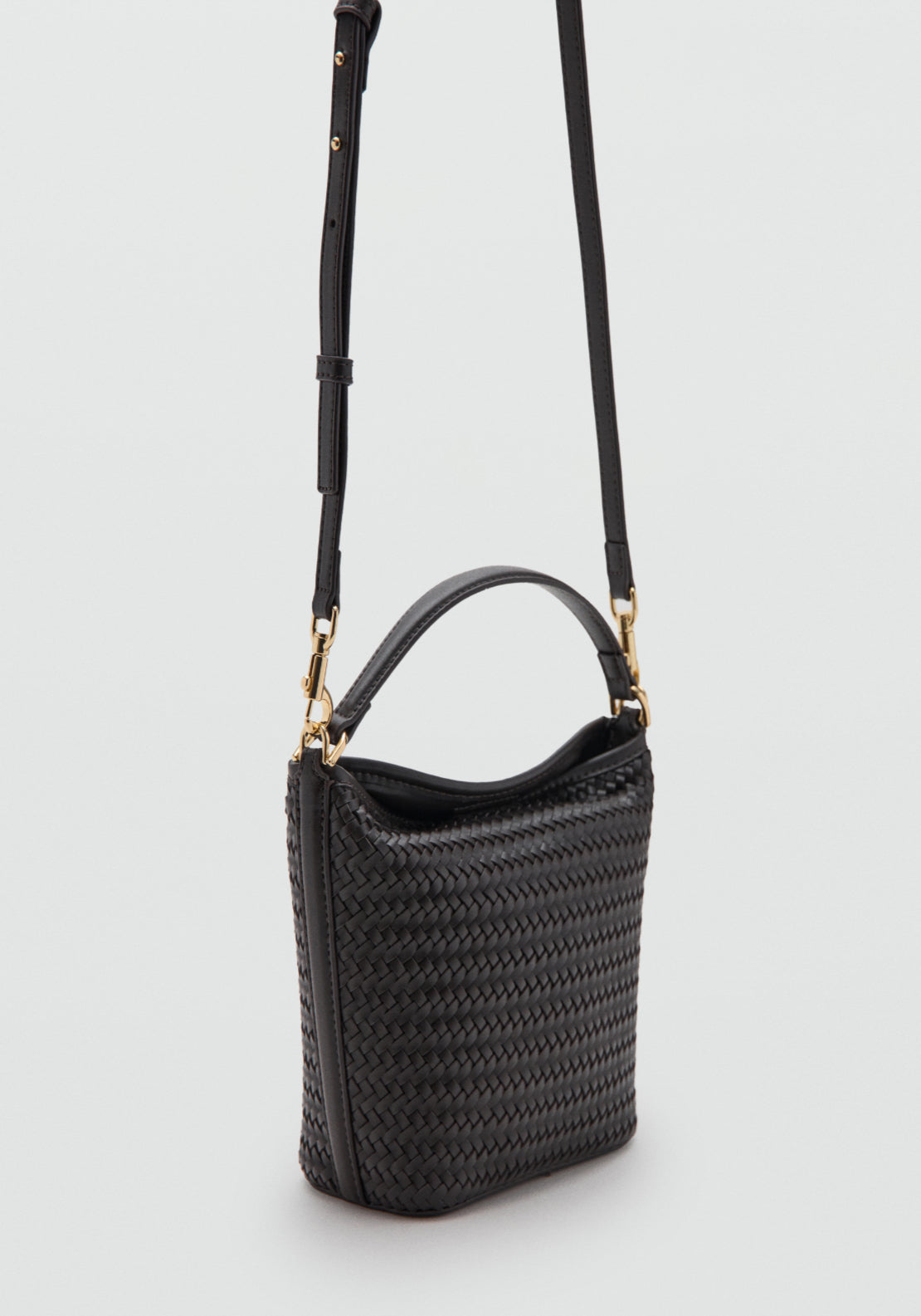 Small Braided Bucket Bag - Brown