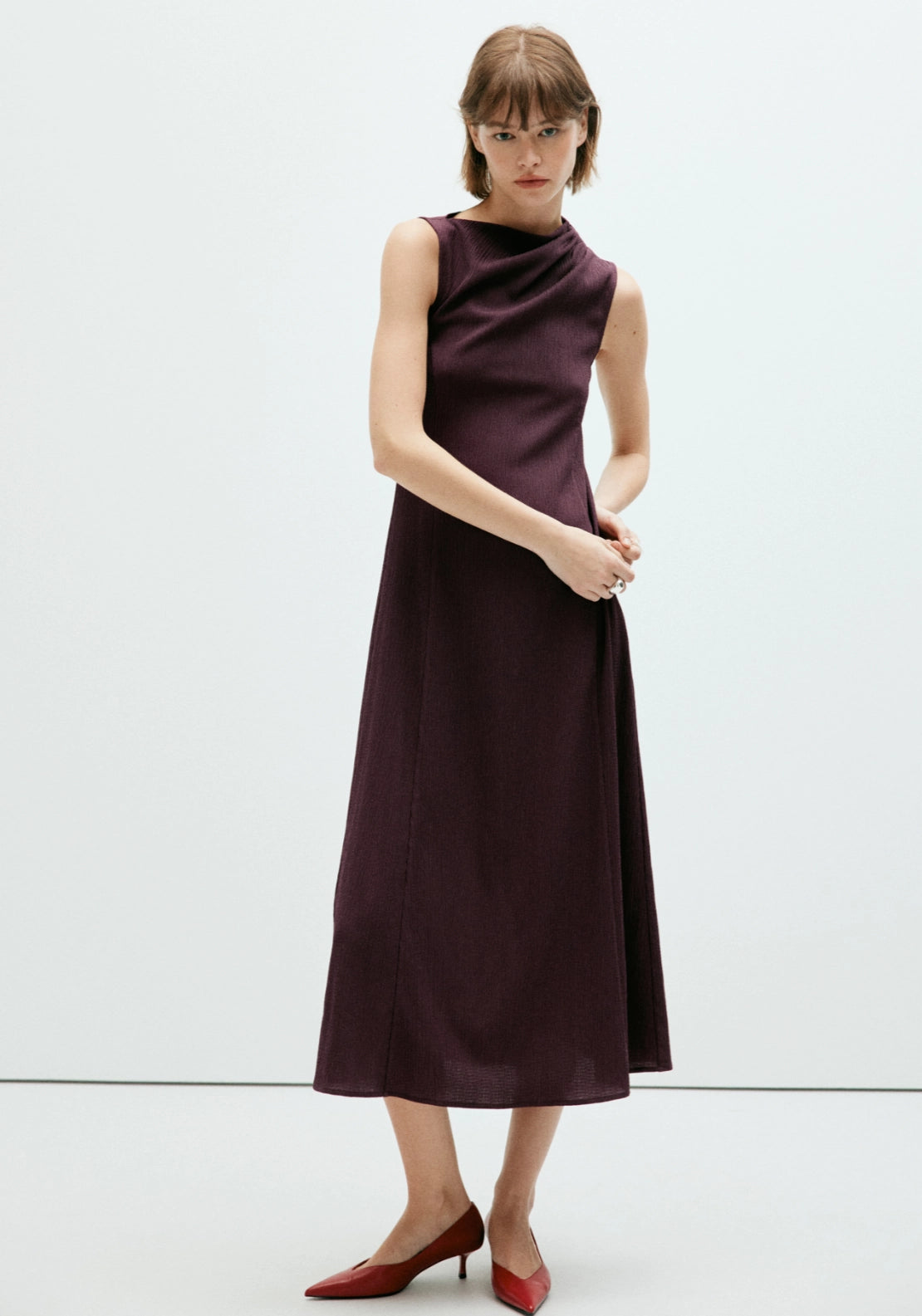 Textured Dress With Gathered Details - Burgundy