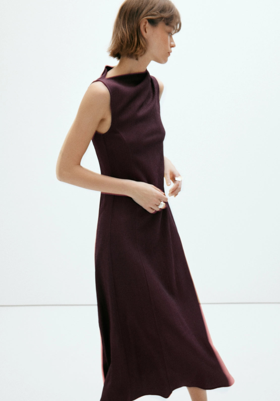 Textured Dress With Gathered Details - Burgundy
