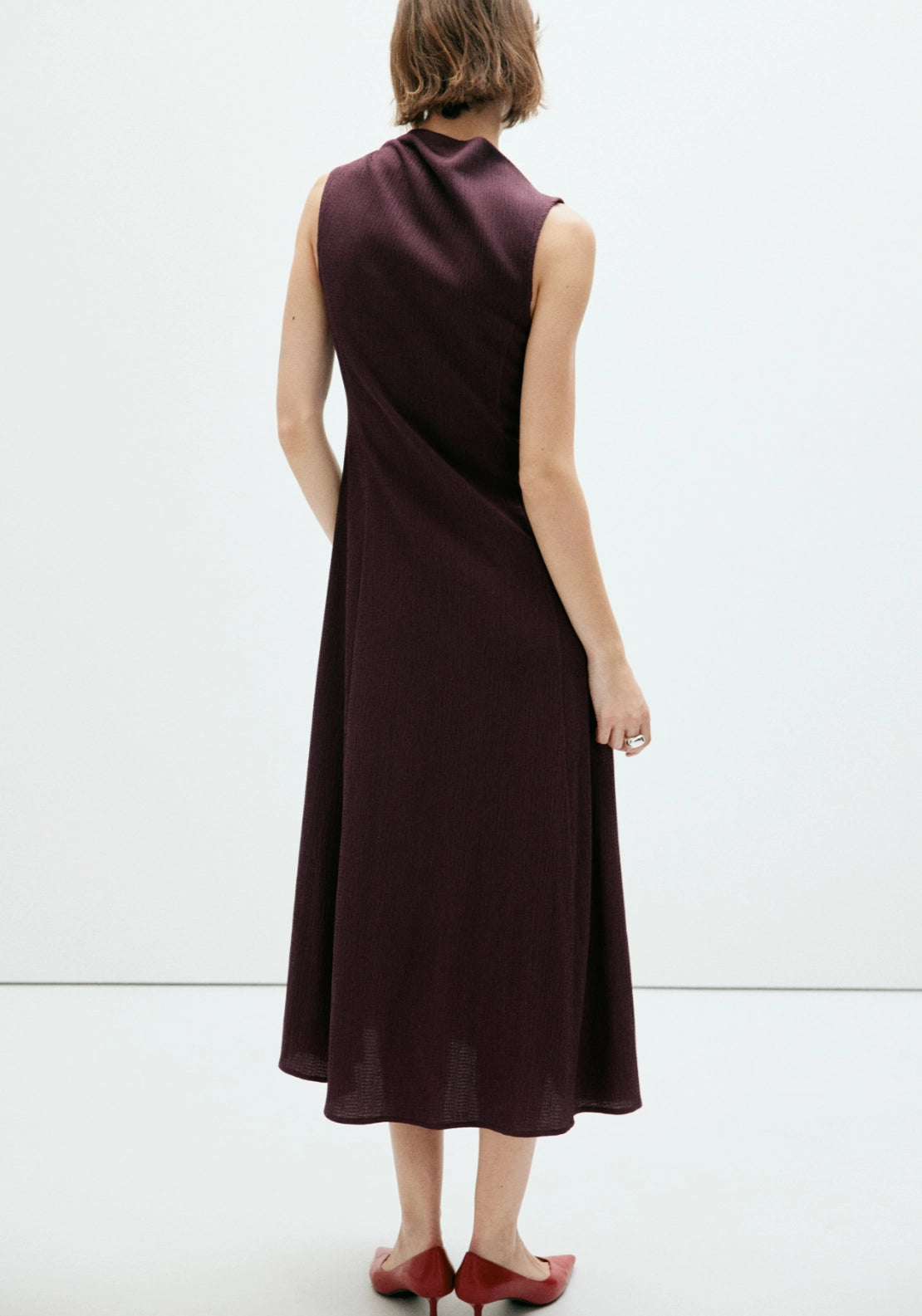 Textured Dress With Gathered Details - Burgundy