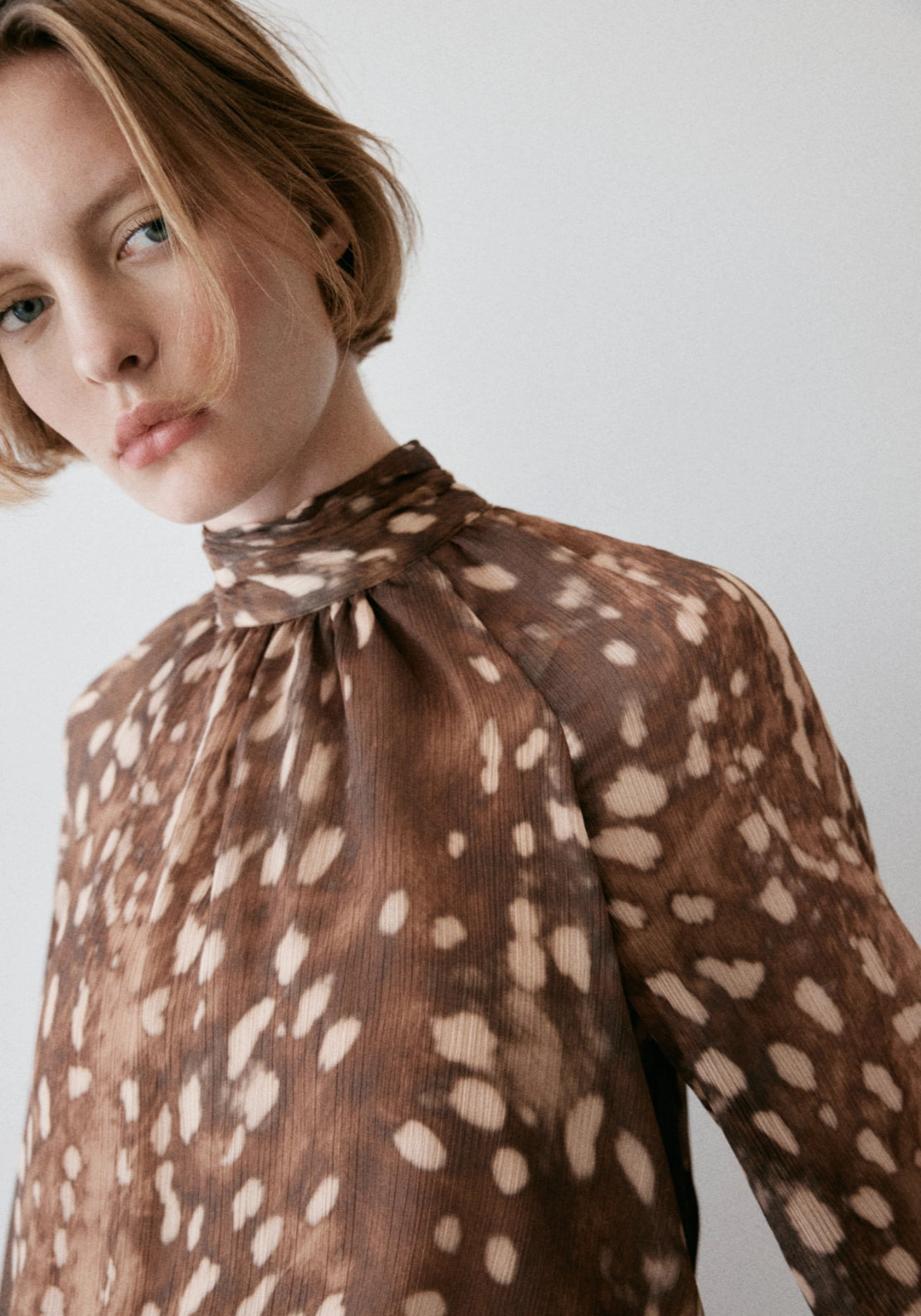 Printed Dress With A Perkins Collar - Brown