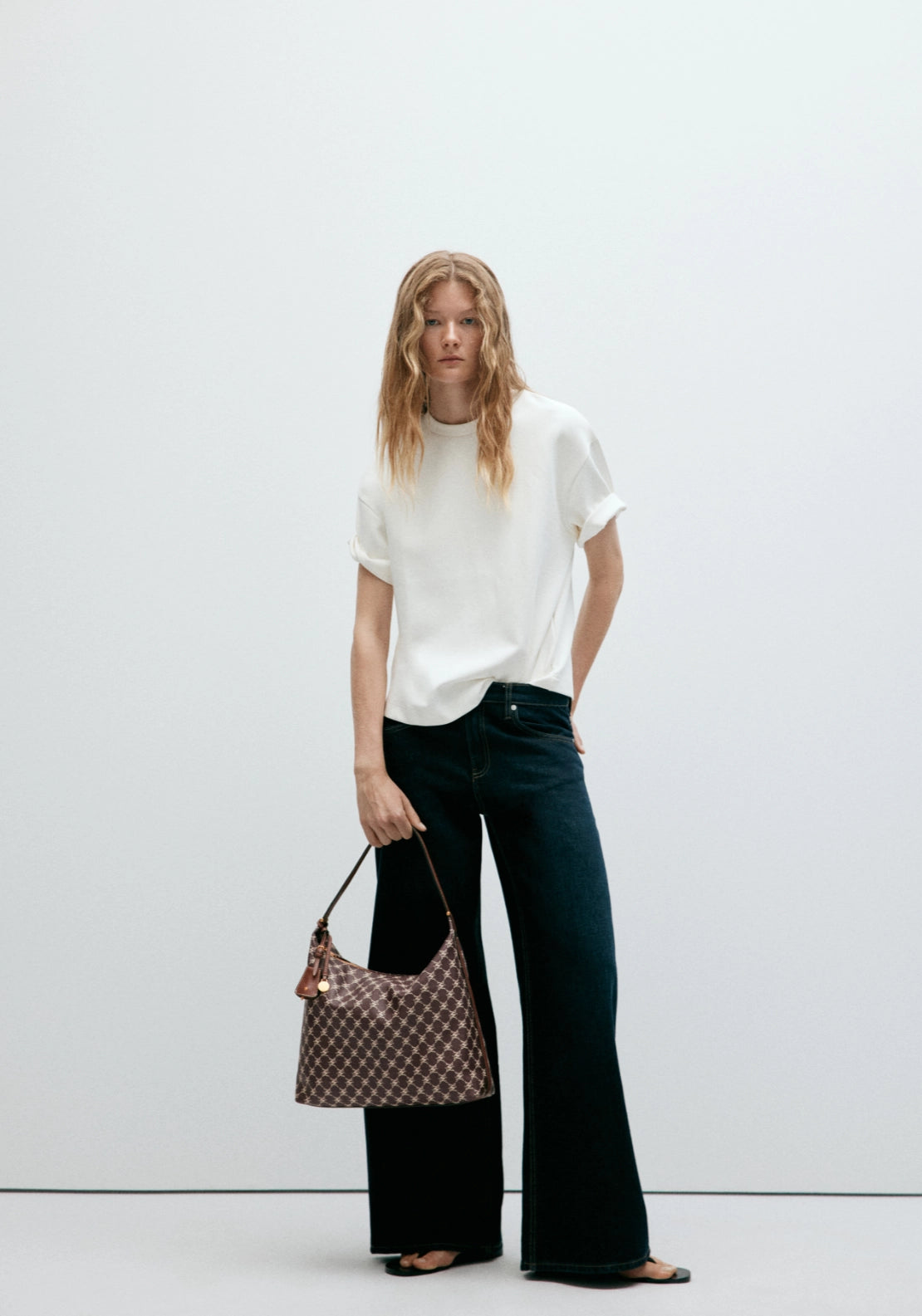Medium Shoulder Bag With Logo Print - Burgundy
