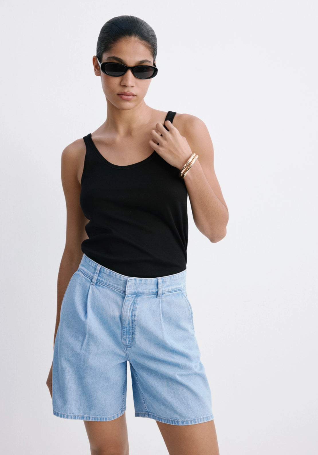 Mid Rise Denim Pleated Bermuda Shorts - Denim Blue
