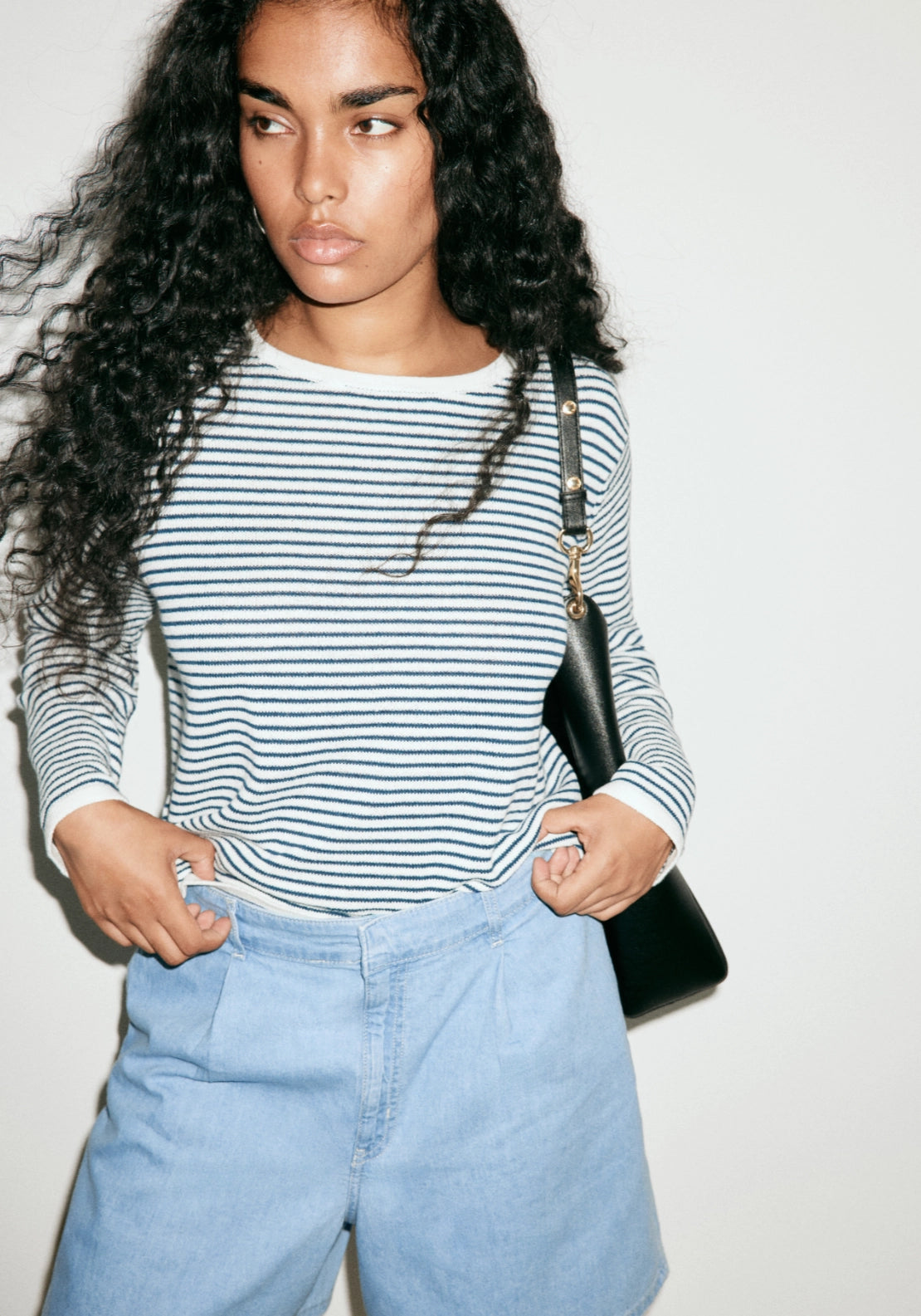 Mid Rise Denim Pleated Bermuda Shorts - Denim Blue