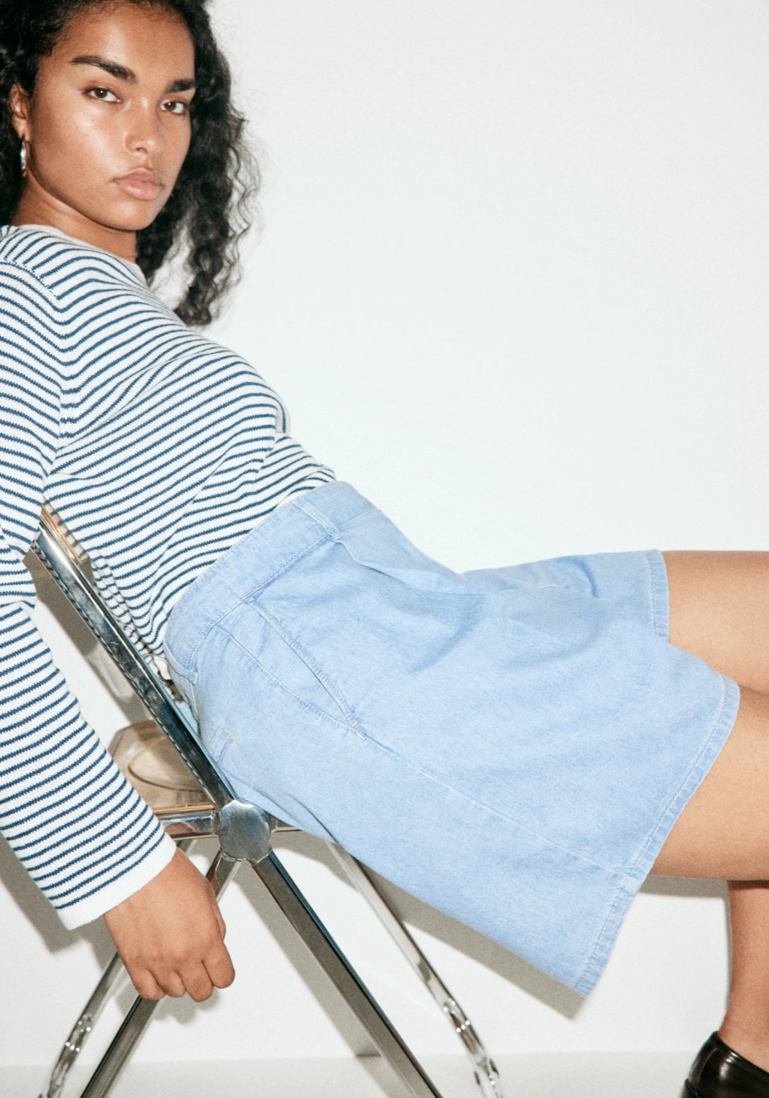 Mid Rise Denim Pleated Bermuda Shorts - Denim Blue