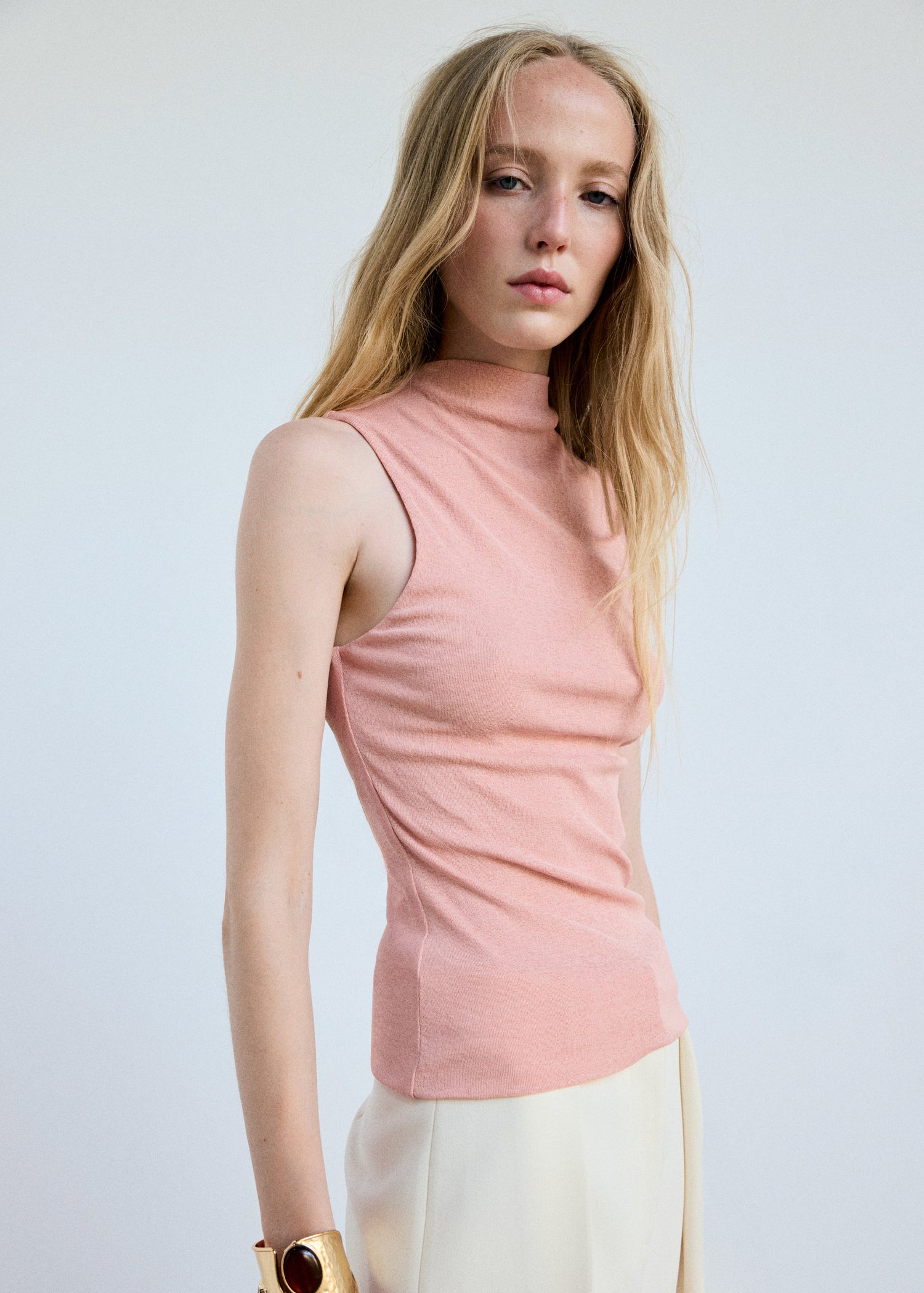 Fitted Fine Knit Sleeveless Top - Pink