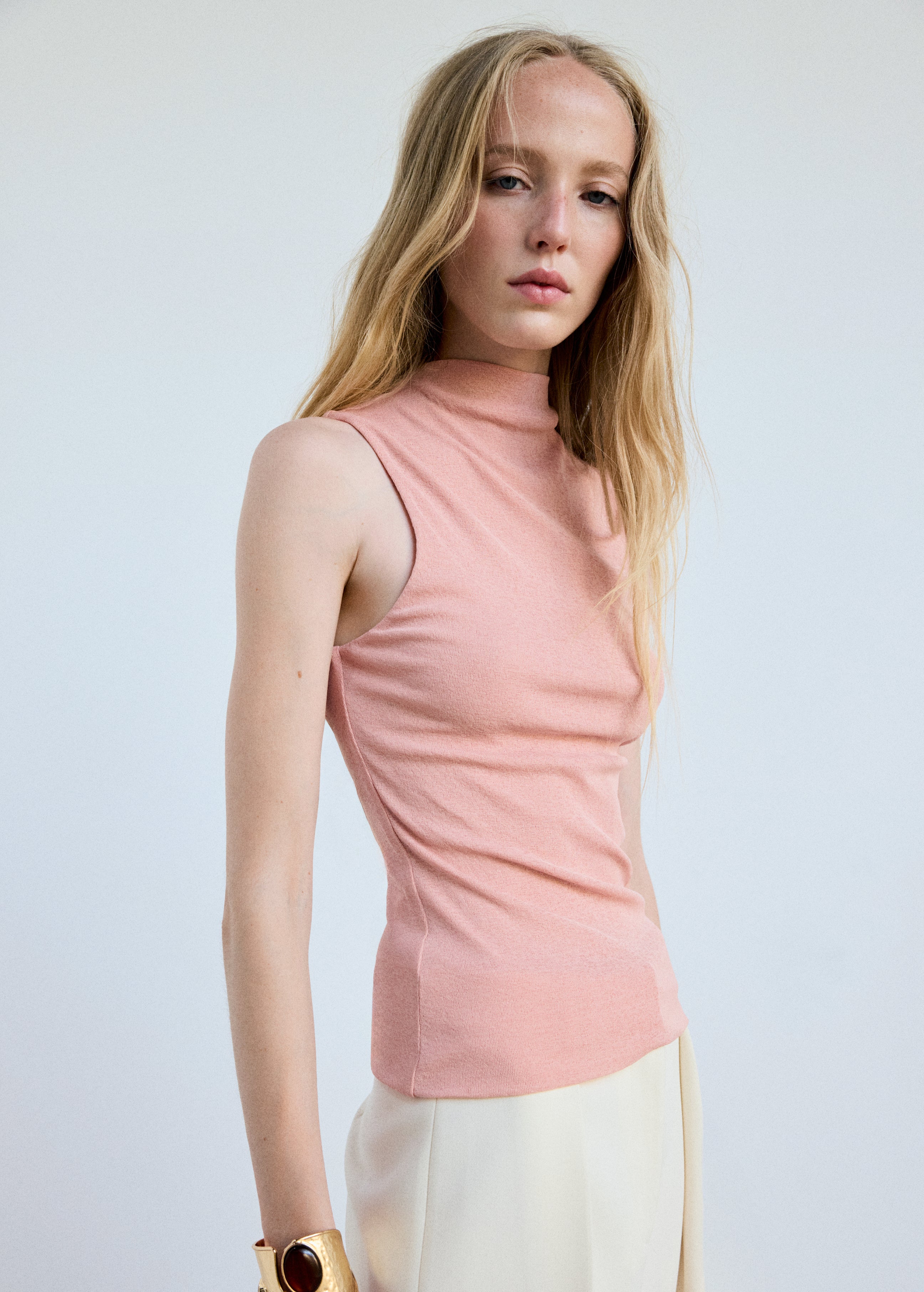 Fitted Fine Knit Sleeveless Top - Pink