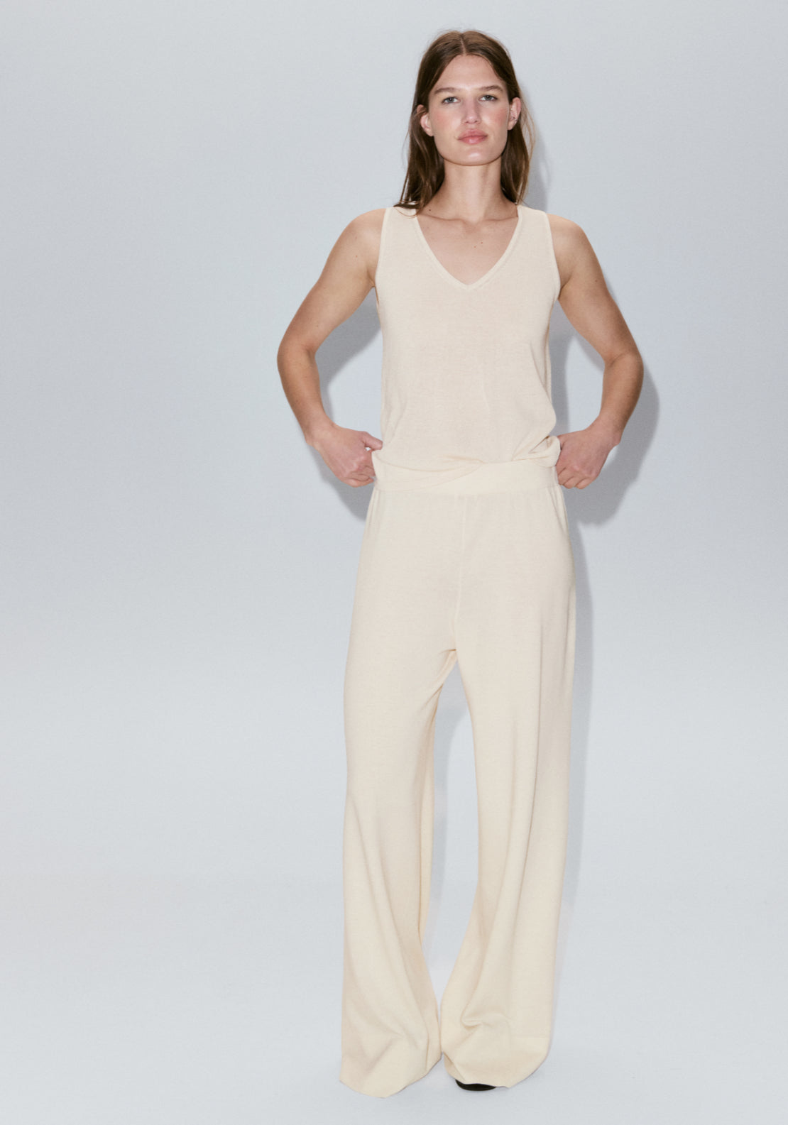 Straight Fit Trousers With Elastic Waist - Cream