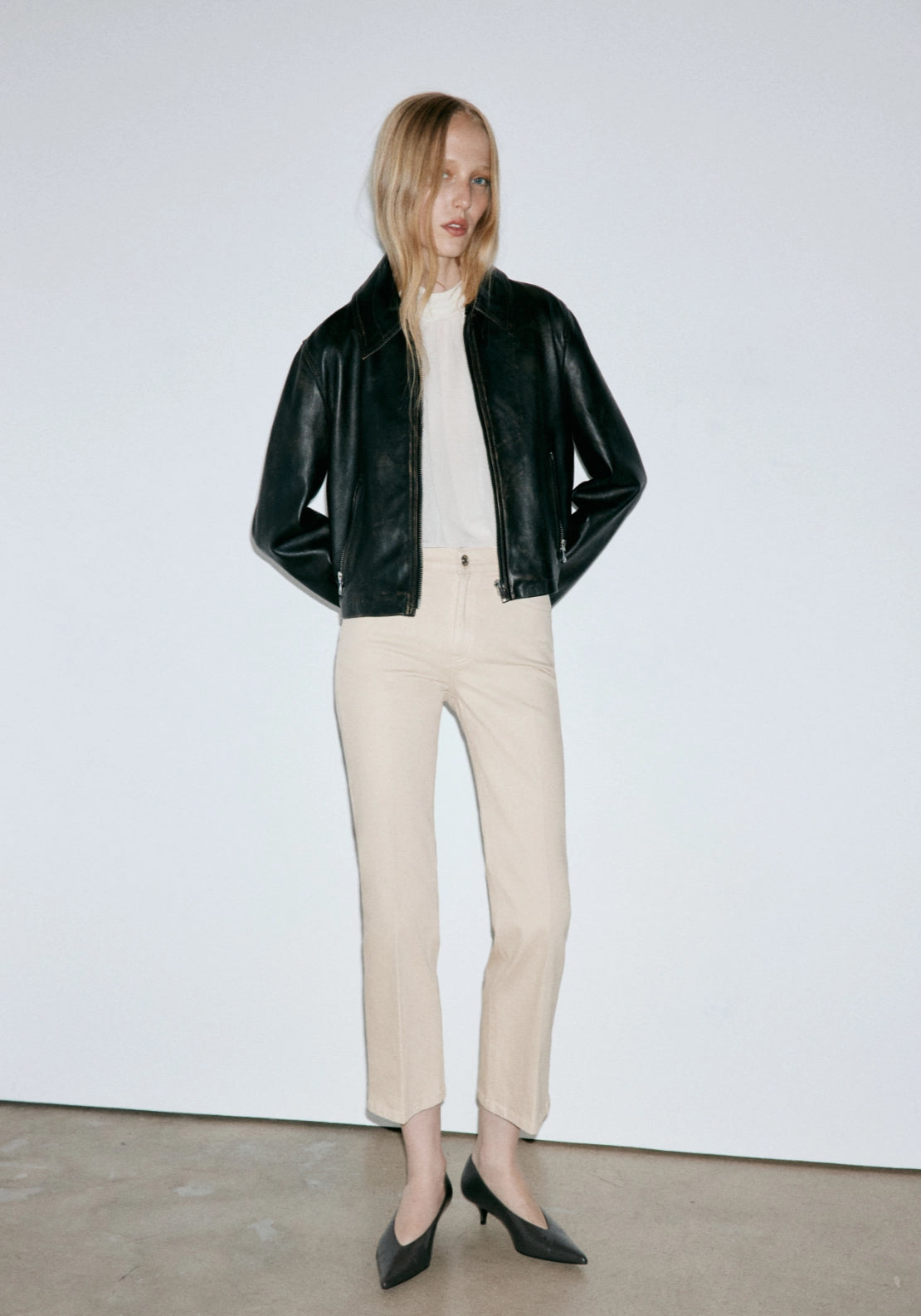 Sienna Cropped Flared Jeans - Beige
