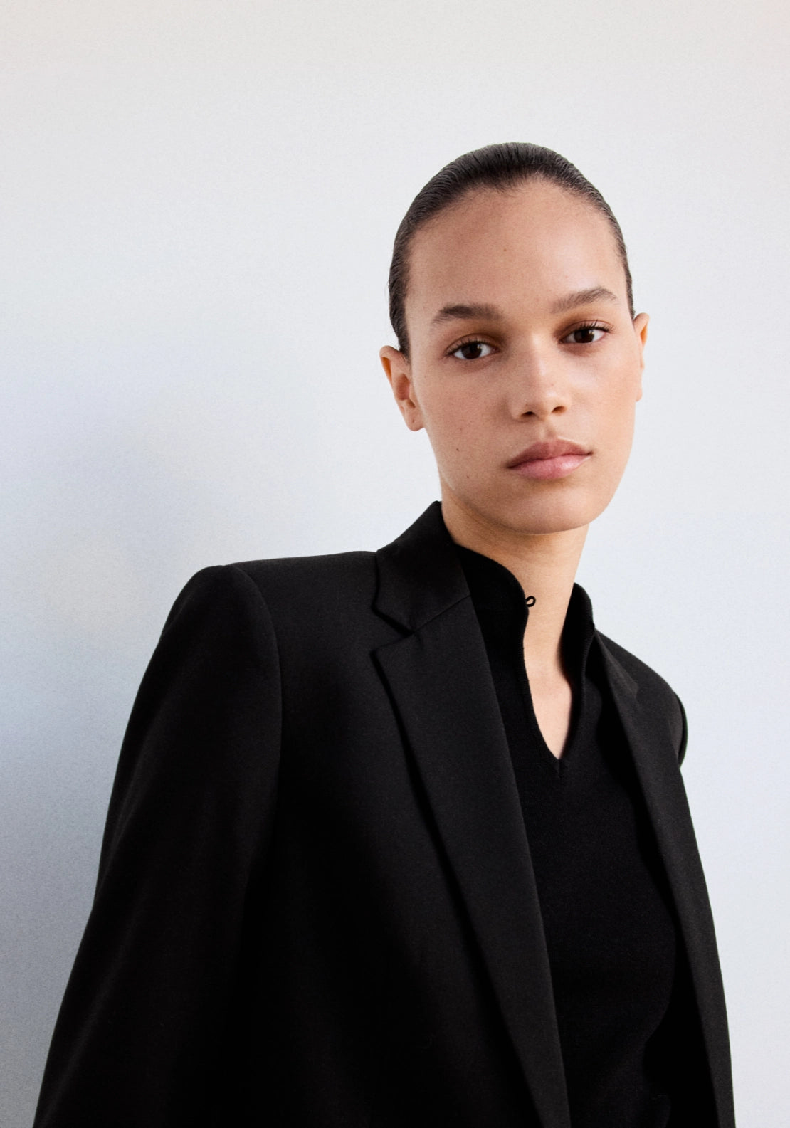 Fitted Notch Suit Blazer - Black